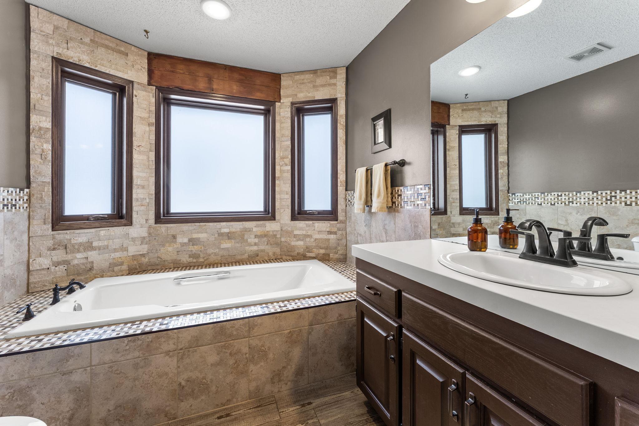 33584 Washington Street NE