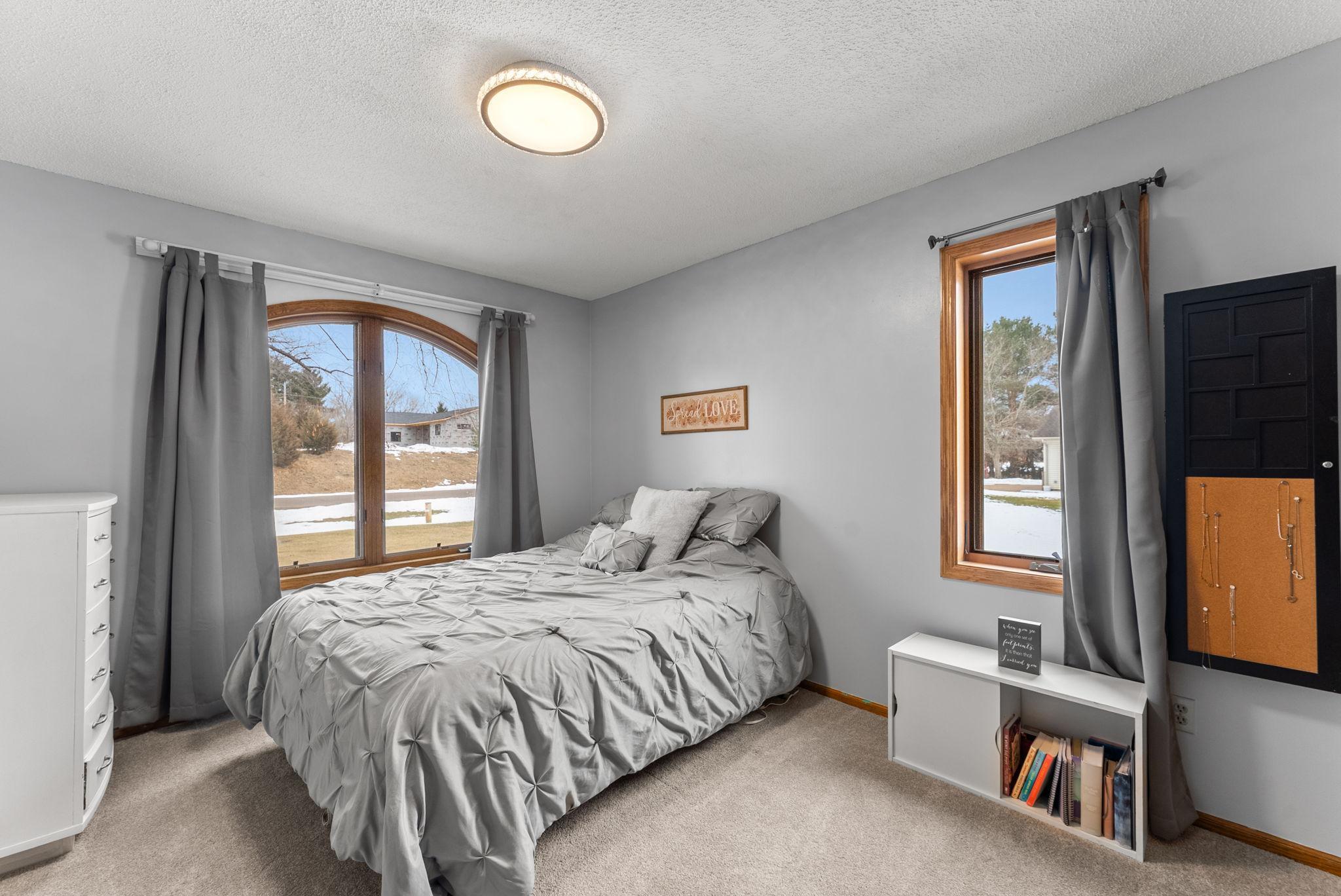 33584 Washington Street NE