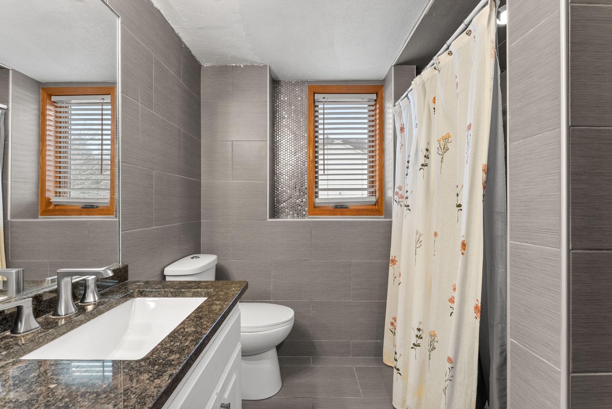 33584 Washington Street NE