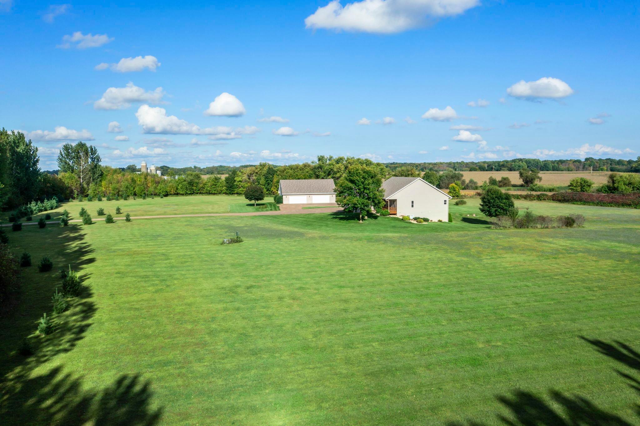 35219 Isetta Trail NE