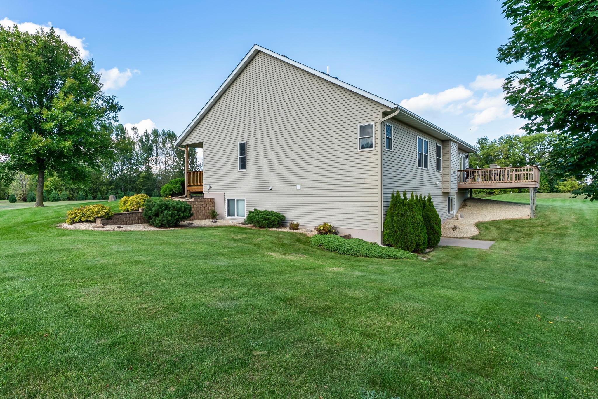 35219 Isetta Trail NE