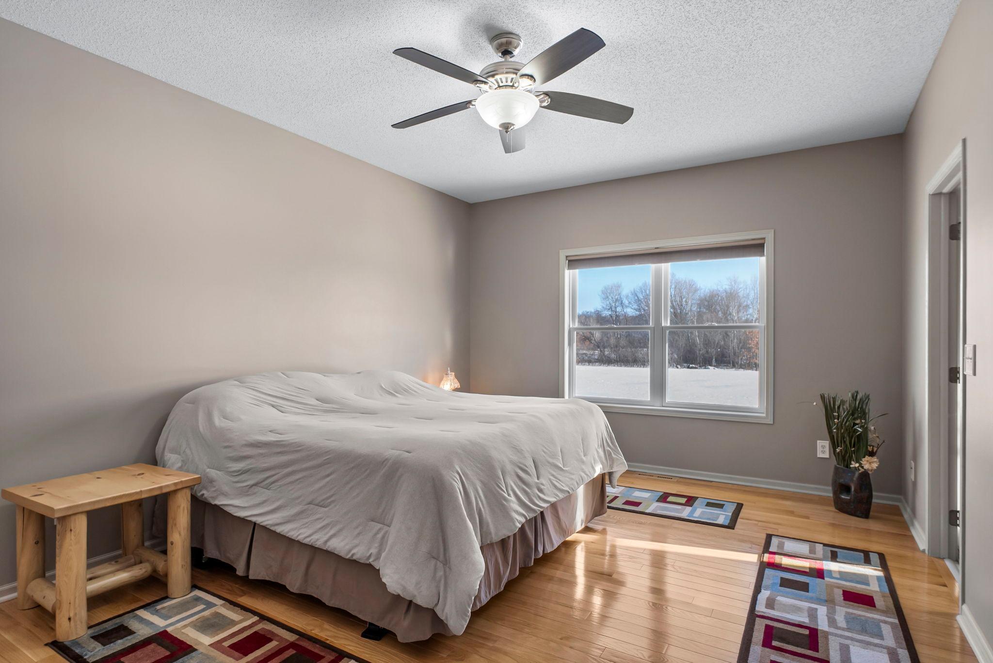 35219 Isetta Trail NE