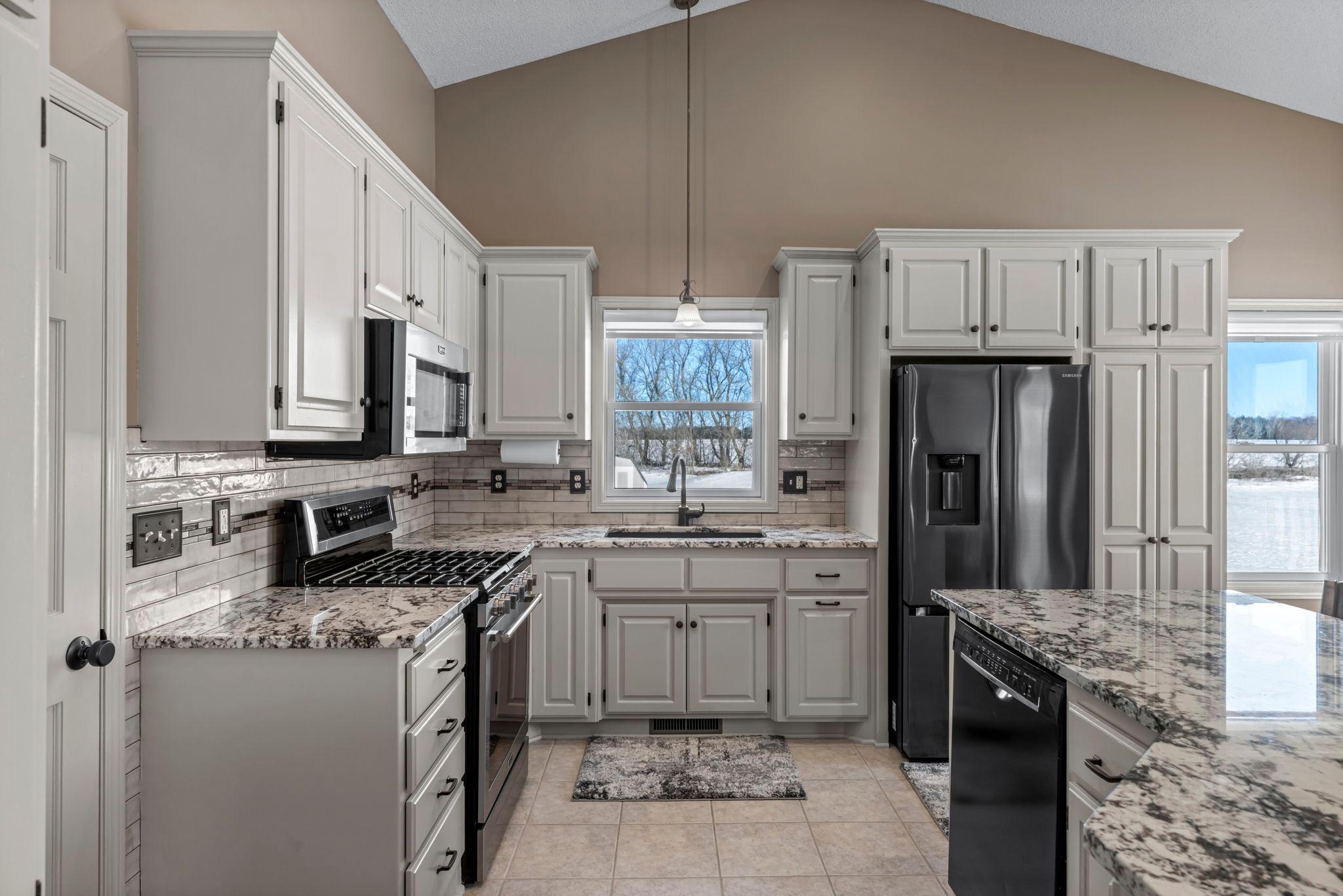 35219 Isetta Trail NE