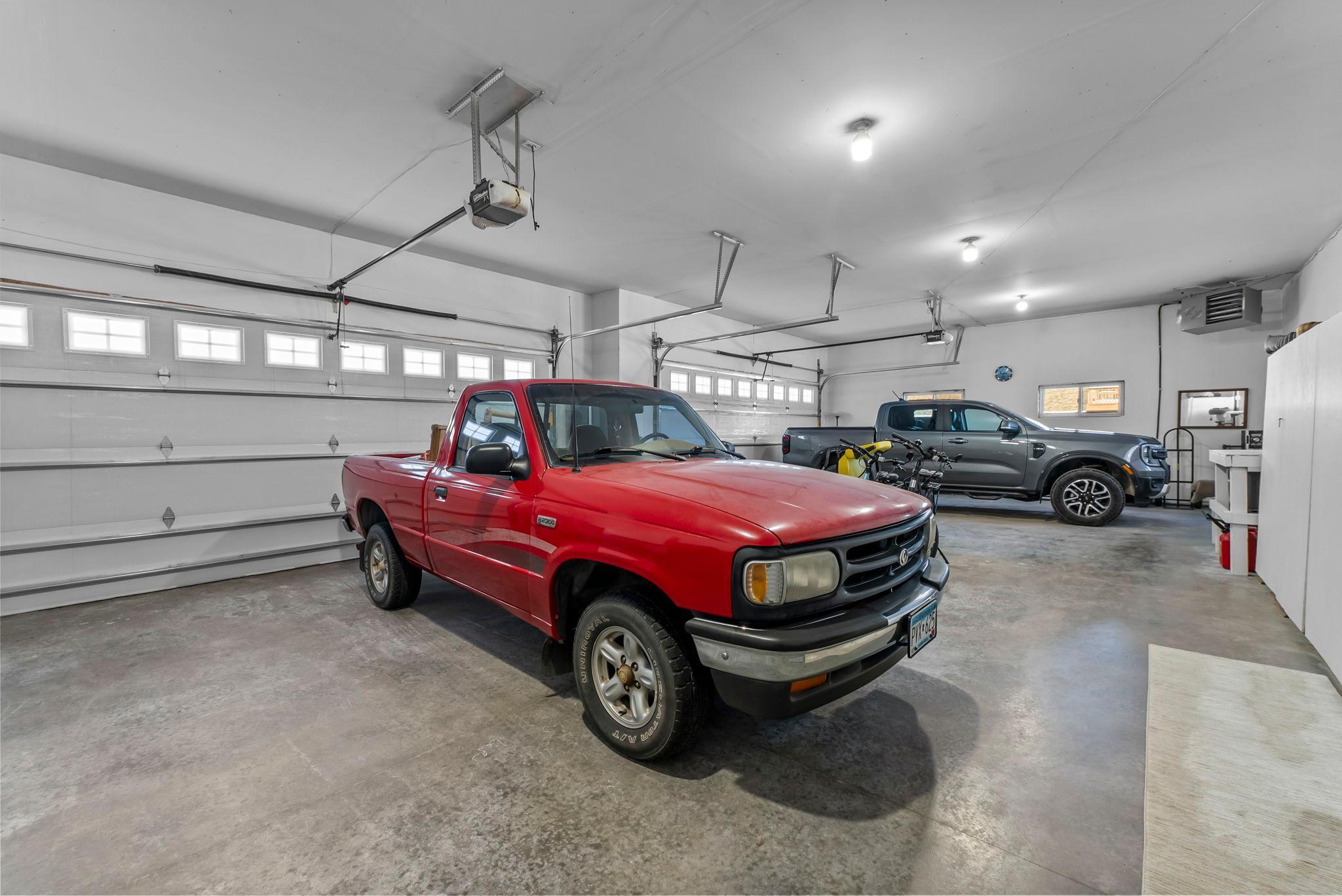 35219 Isetta Trail NE