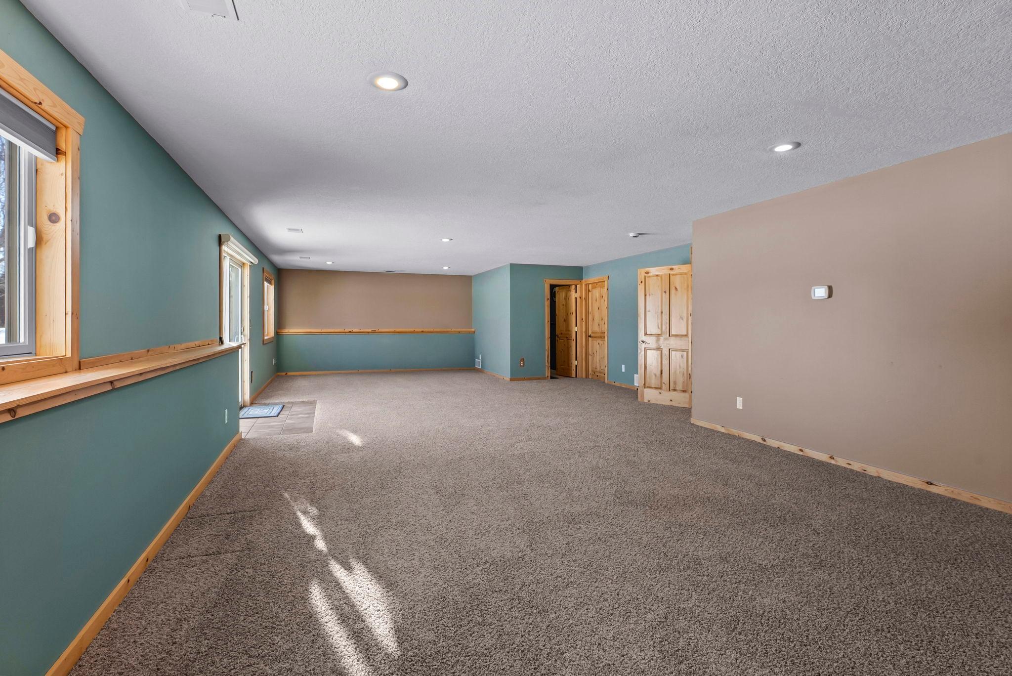 35219 Isetta Trail NE