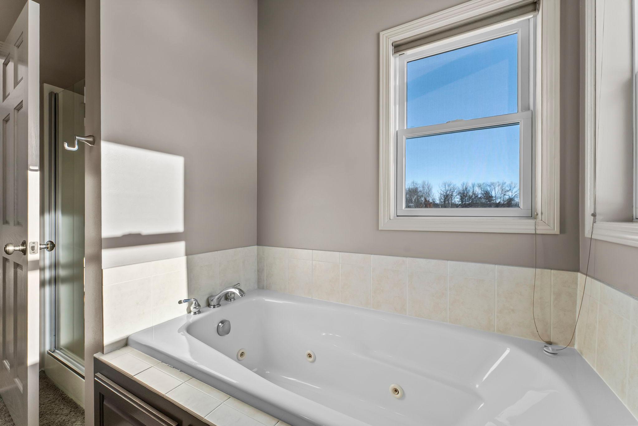 35219 Isetta Trail NE