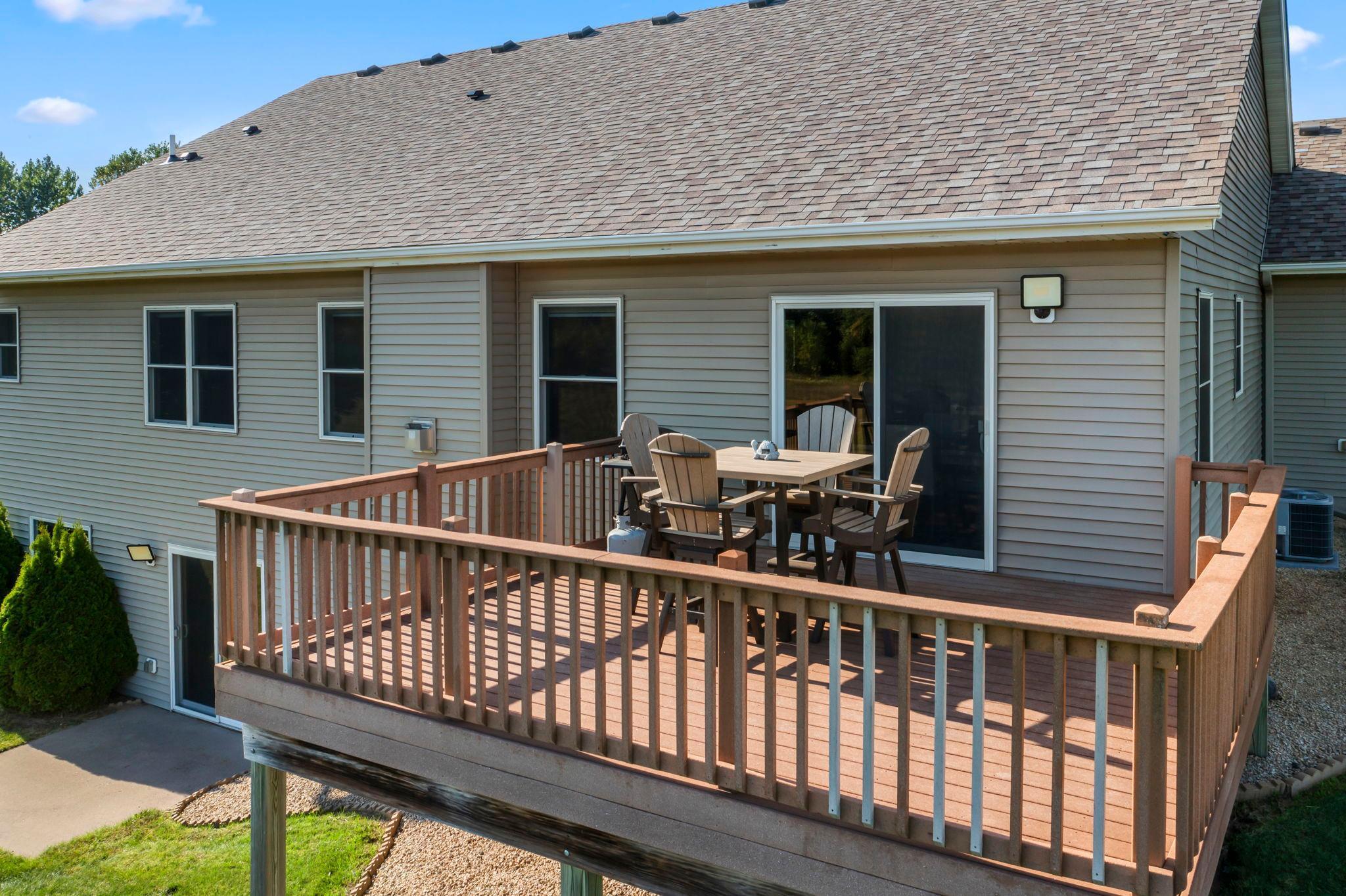 35219 Isetta Trail NE