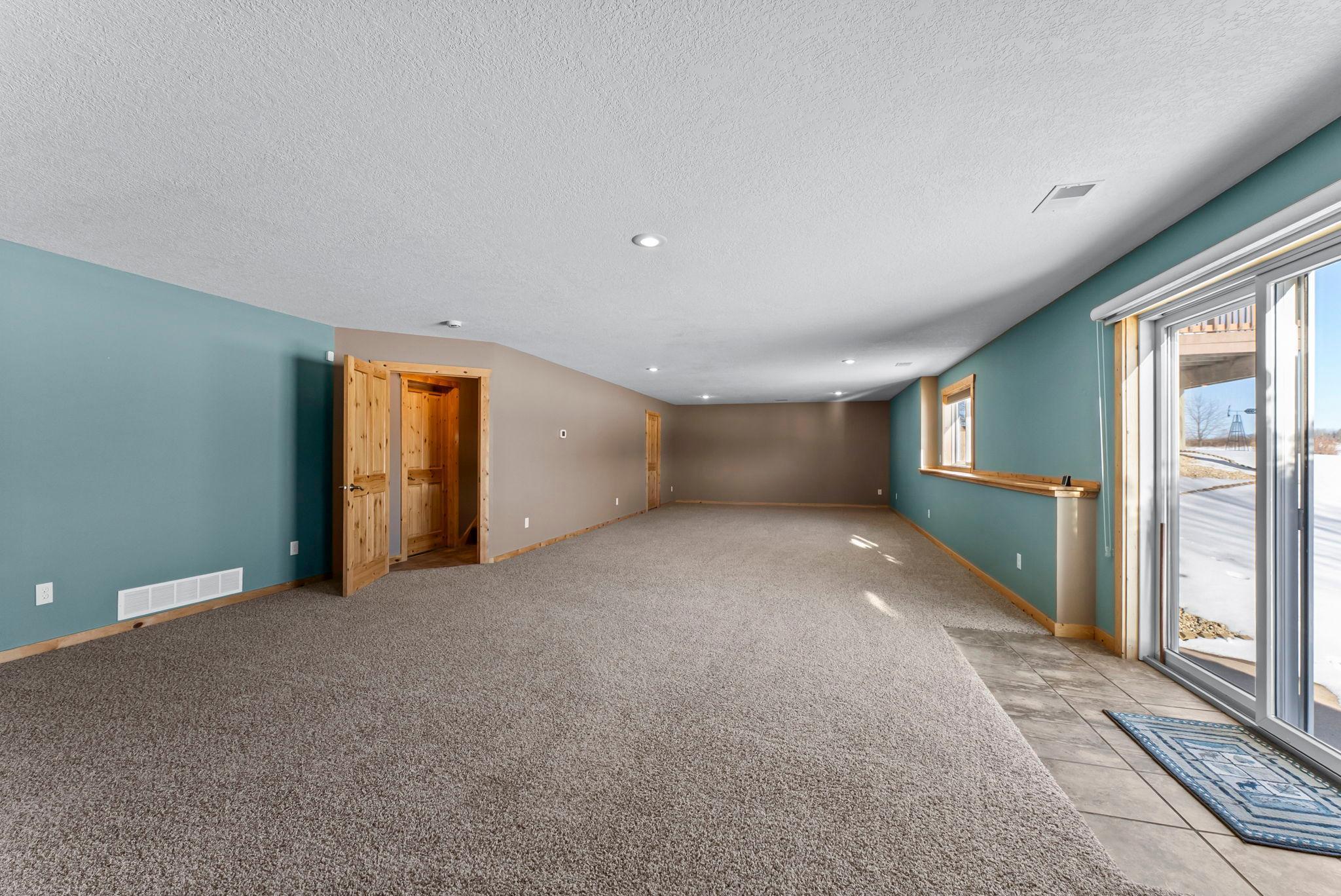 35219 Isetta Trail NE