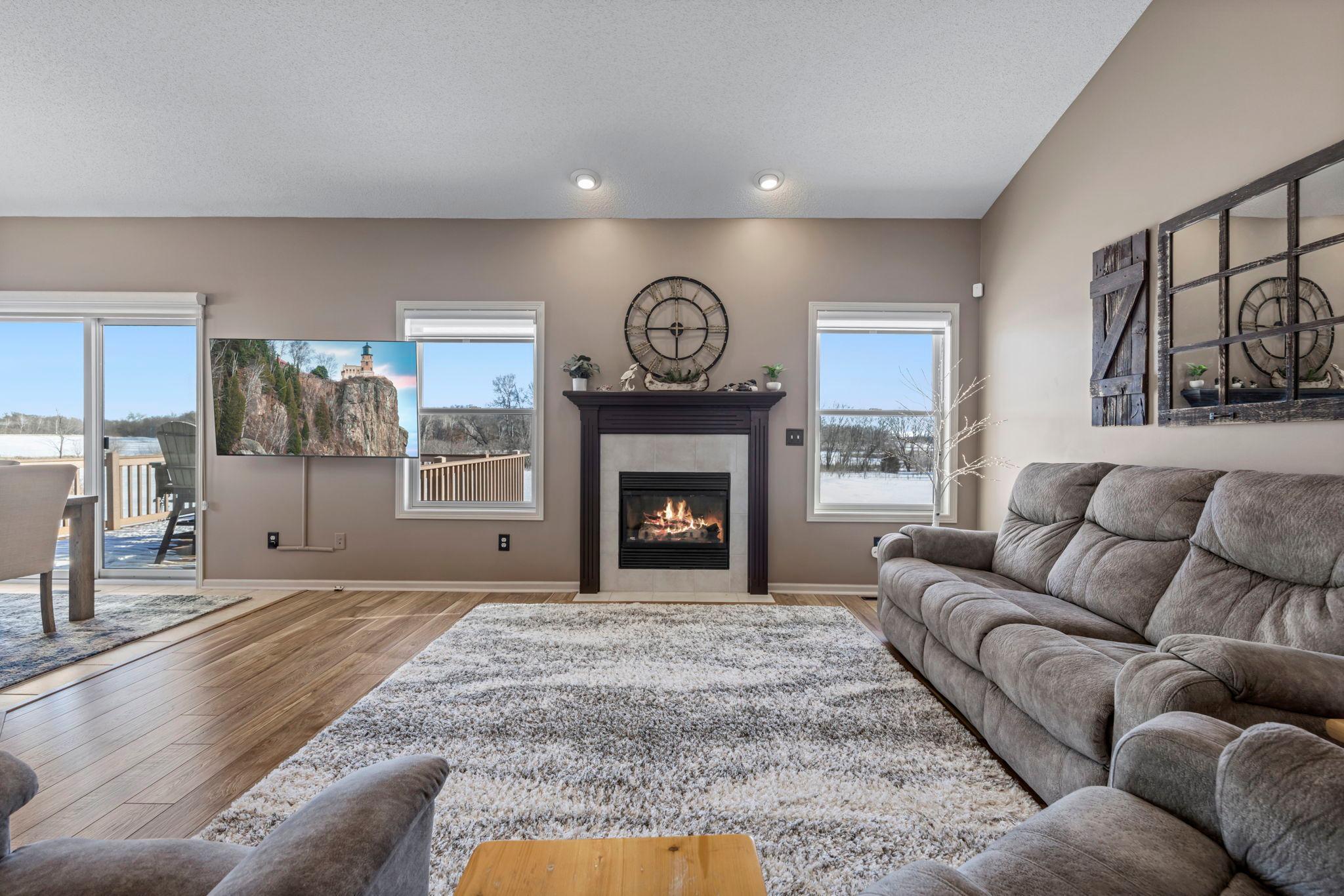 35219 Isetta Trail NE