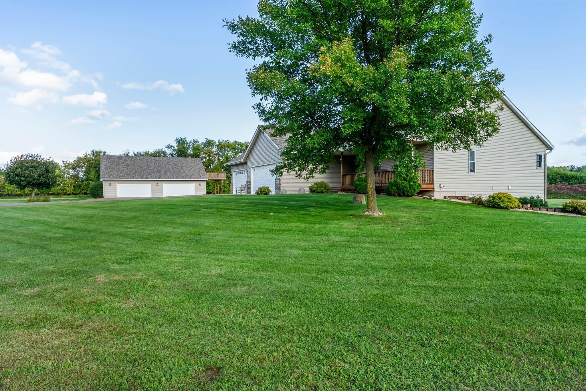 35219 Isetta Trail NE