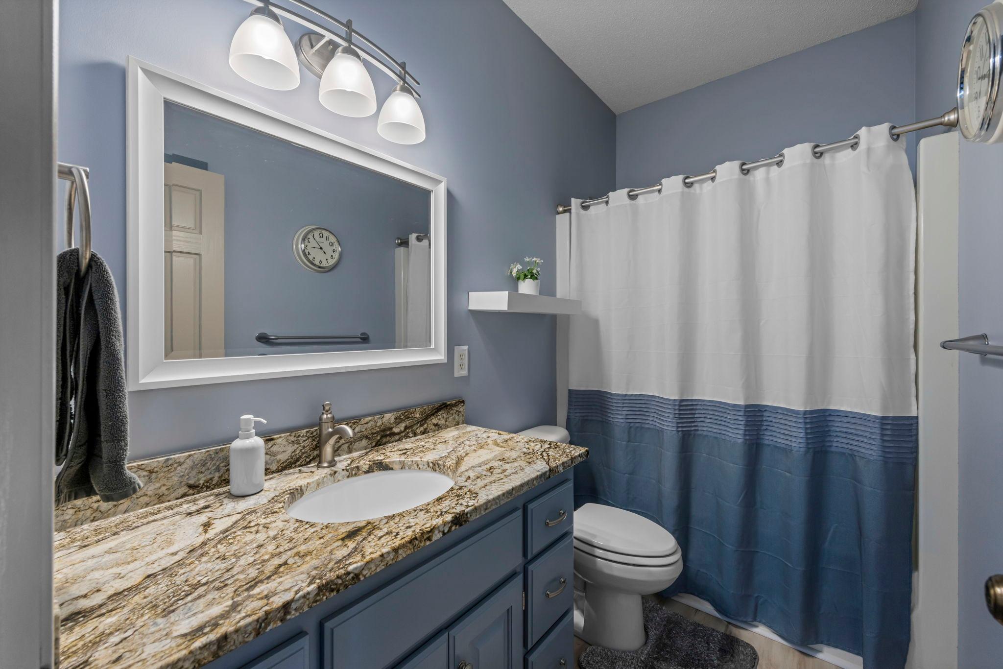 35219 Isetta Trail NE