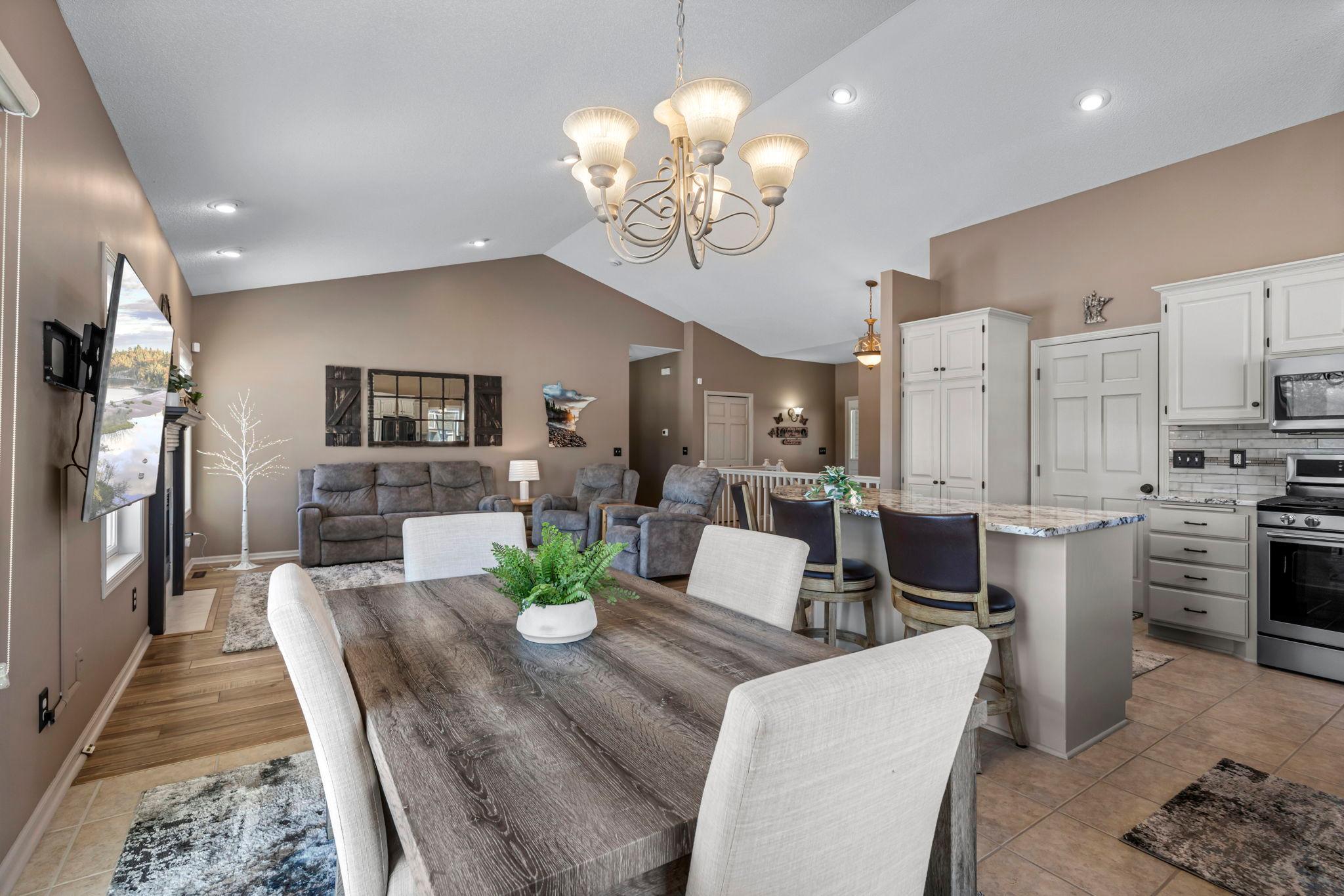 35219 Isetta Trail NE