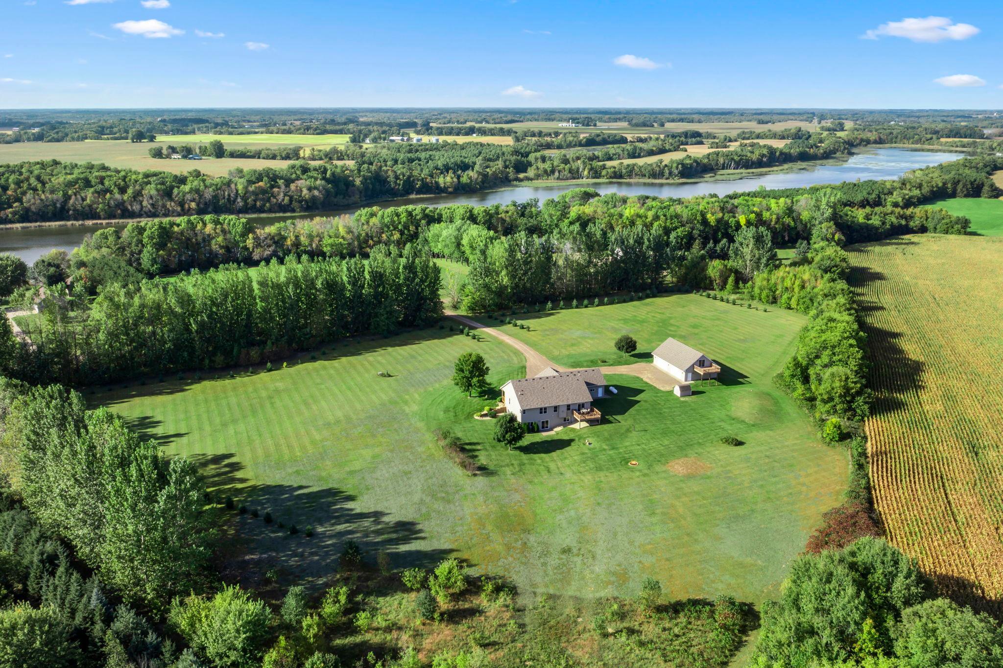 35219 Isetta Trail NE