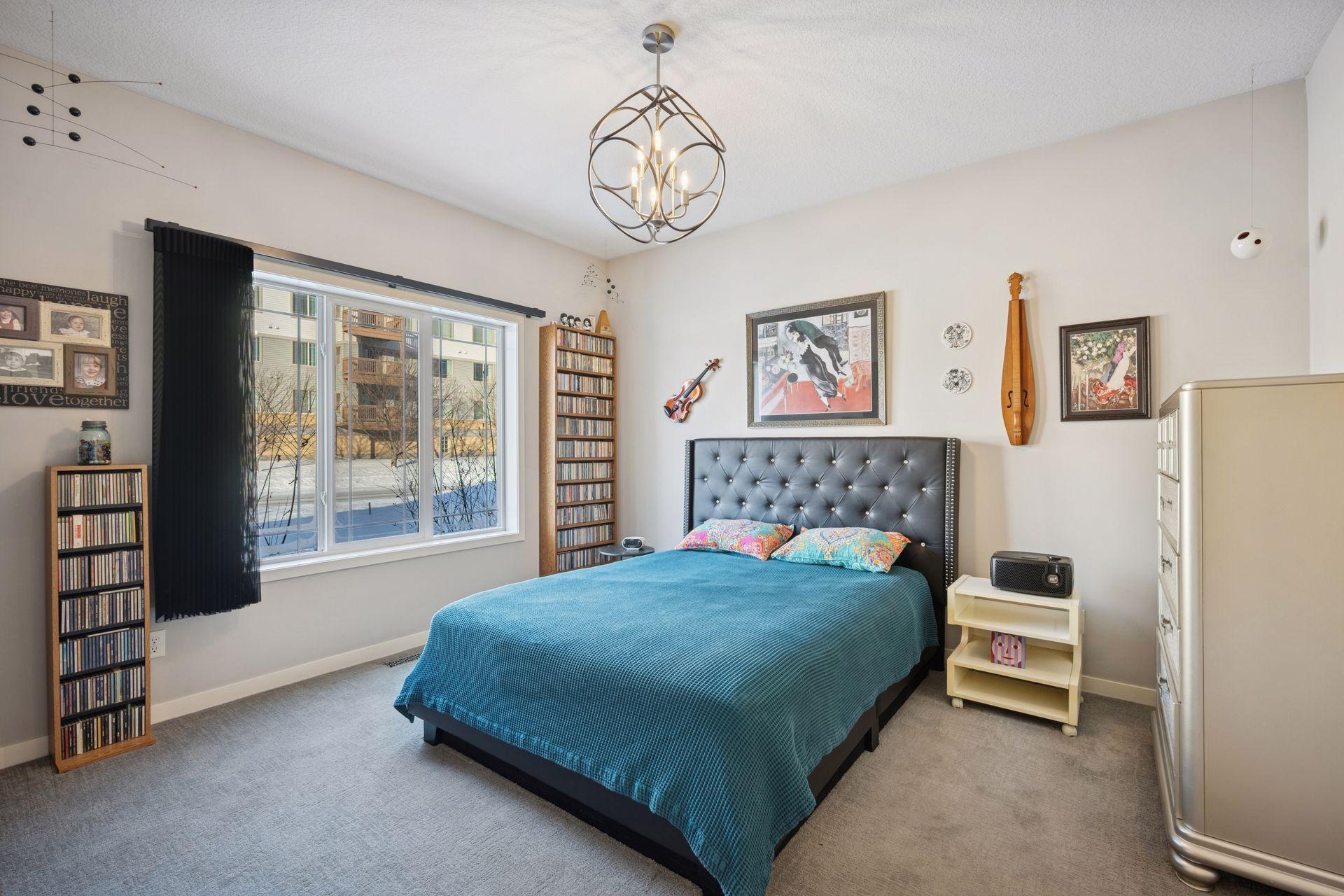 706 Roosevelt Street S