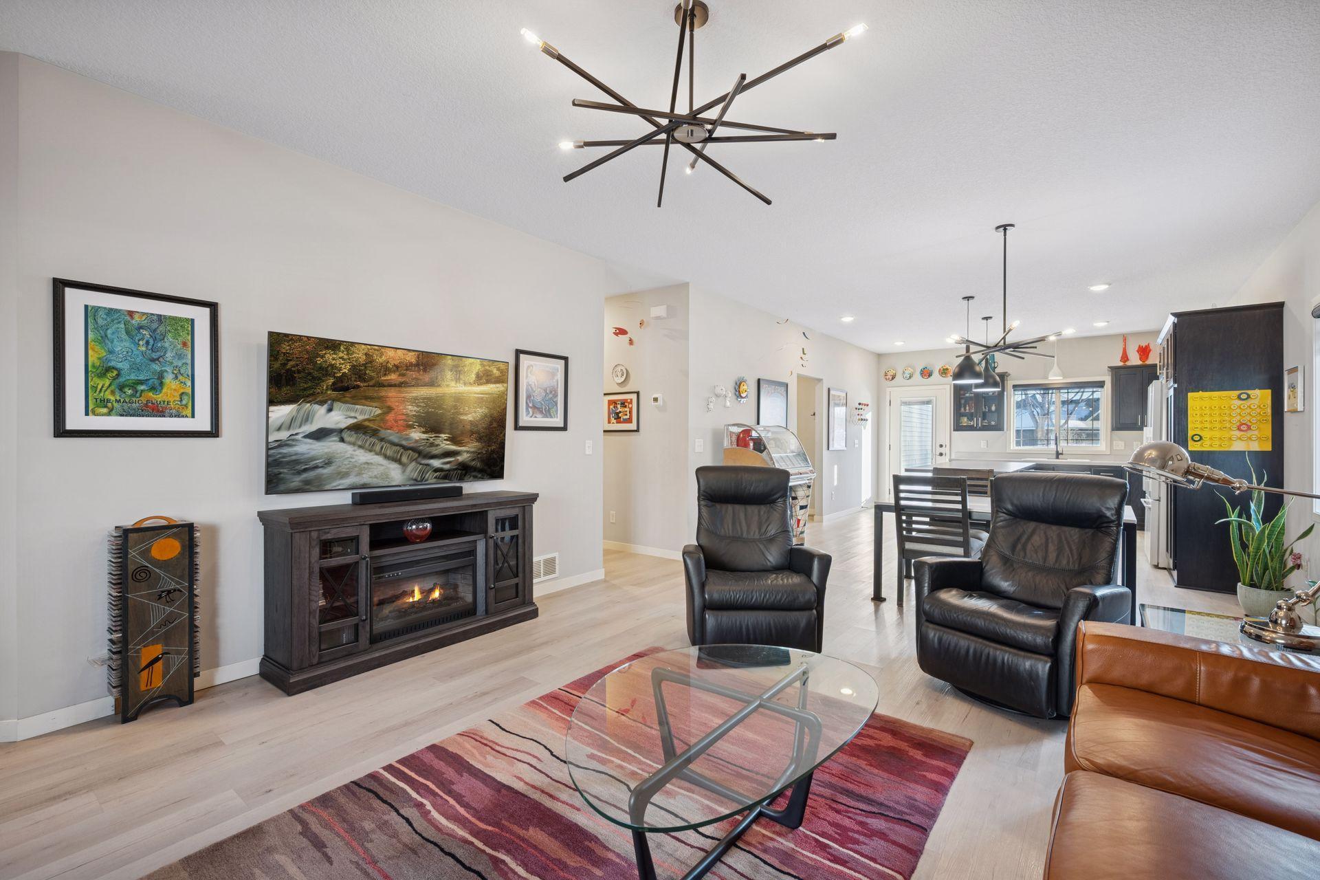 706 Roosevelt Street S