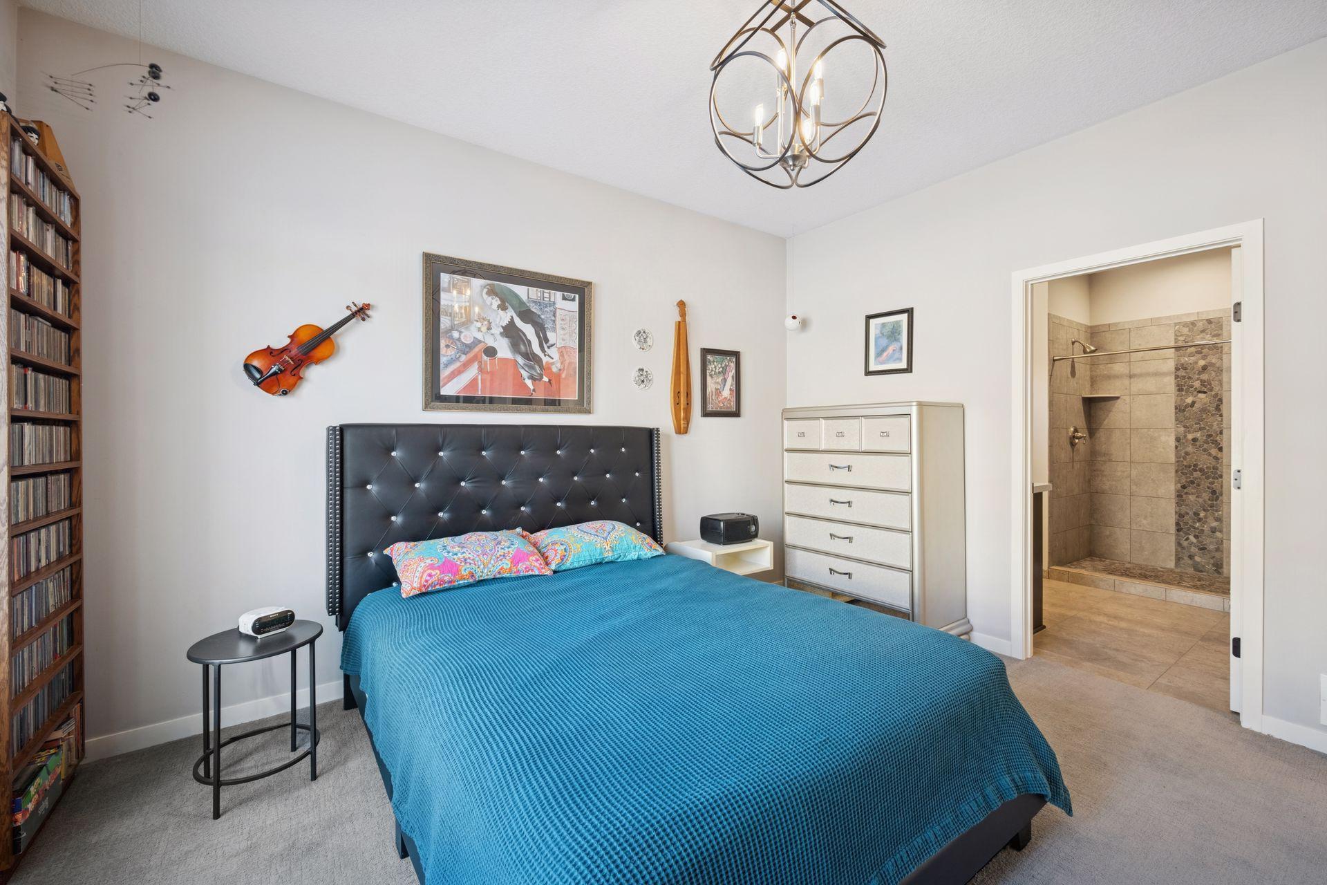 706 Roosevelt Street S