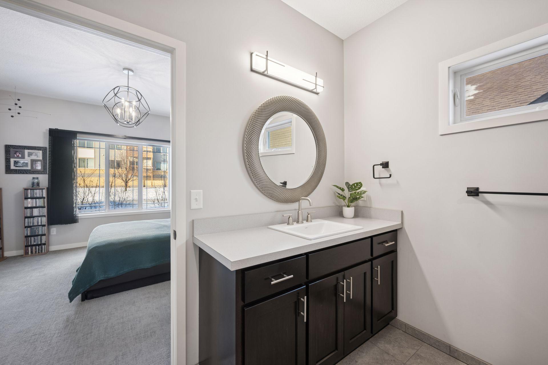 706 Roosevelt Street S