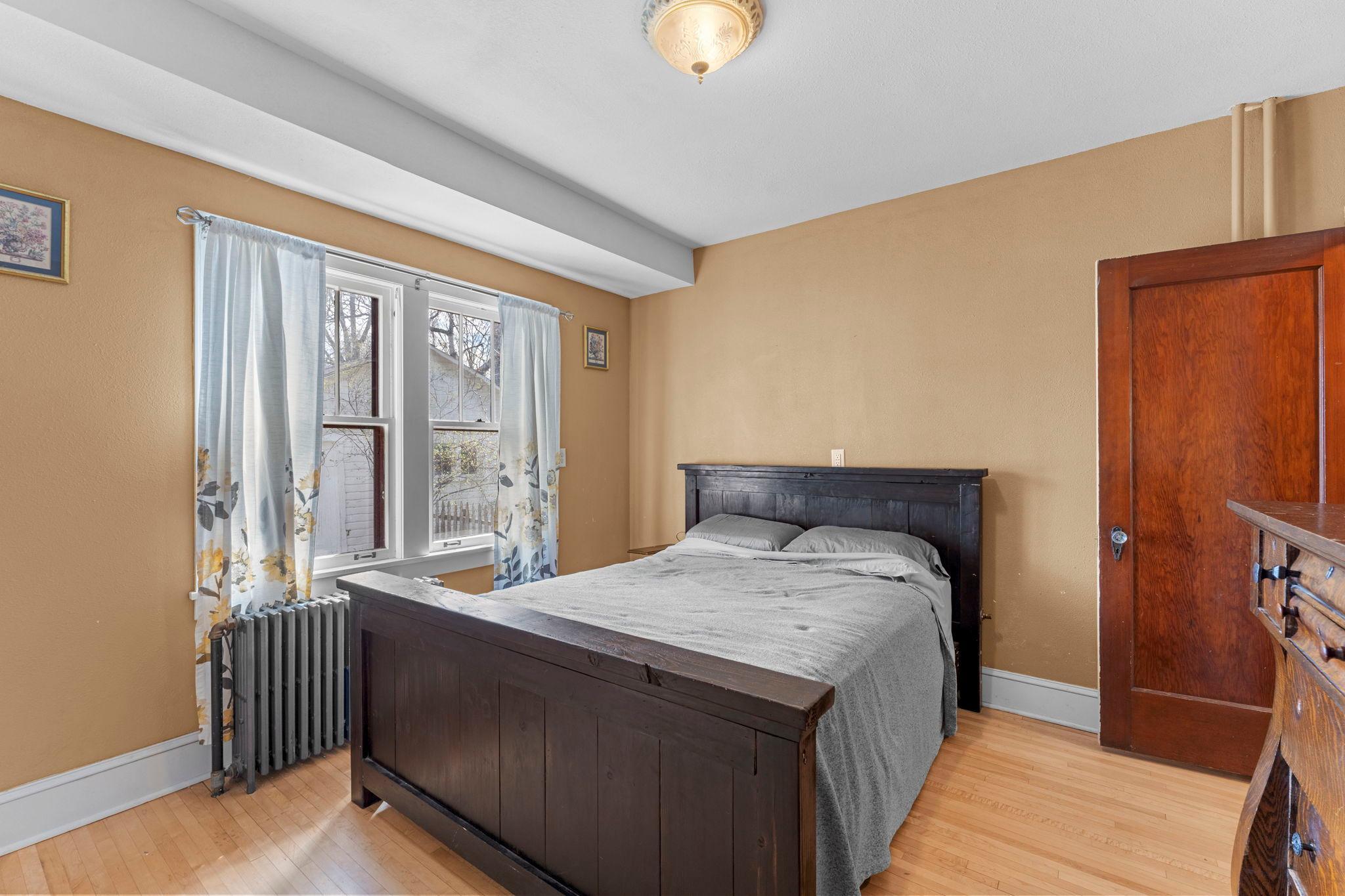 847 Ashland Street S