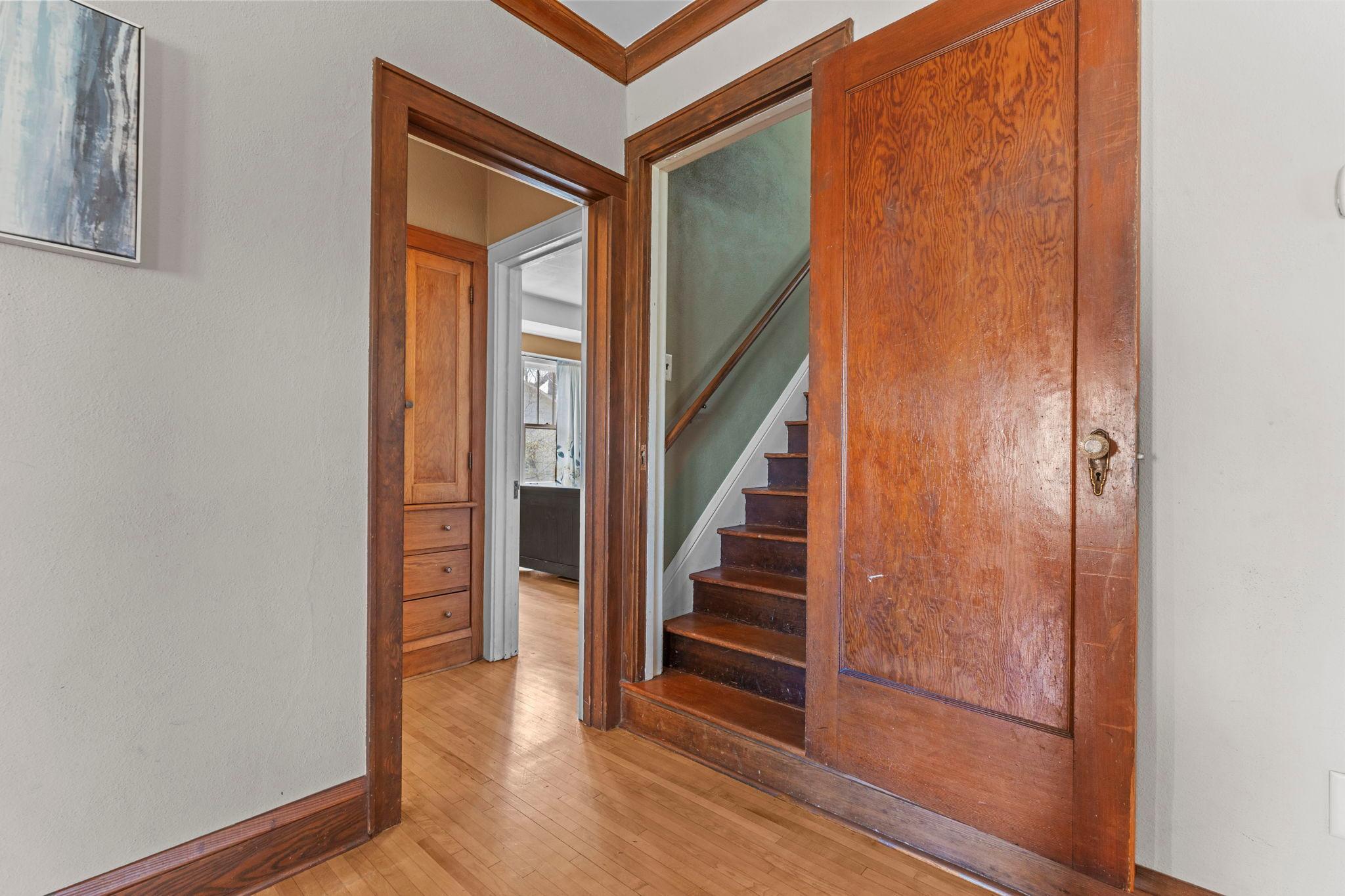 847 Ashland Street S
