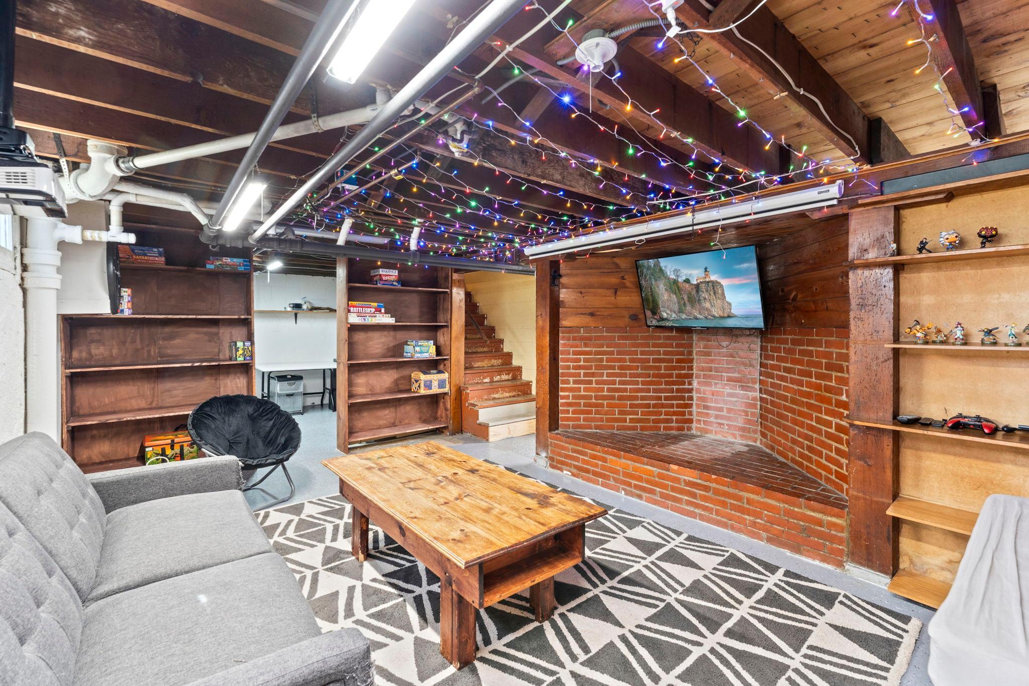 847 Ashland Street S