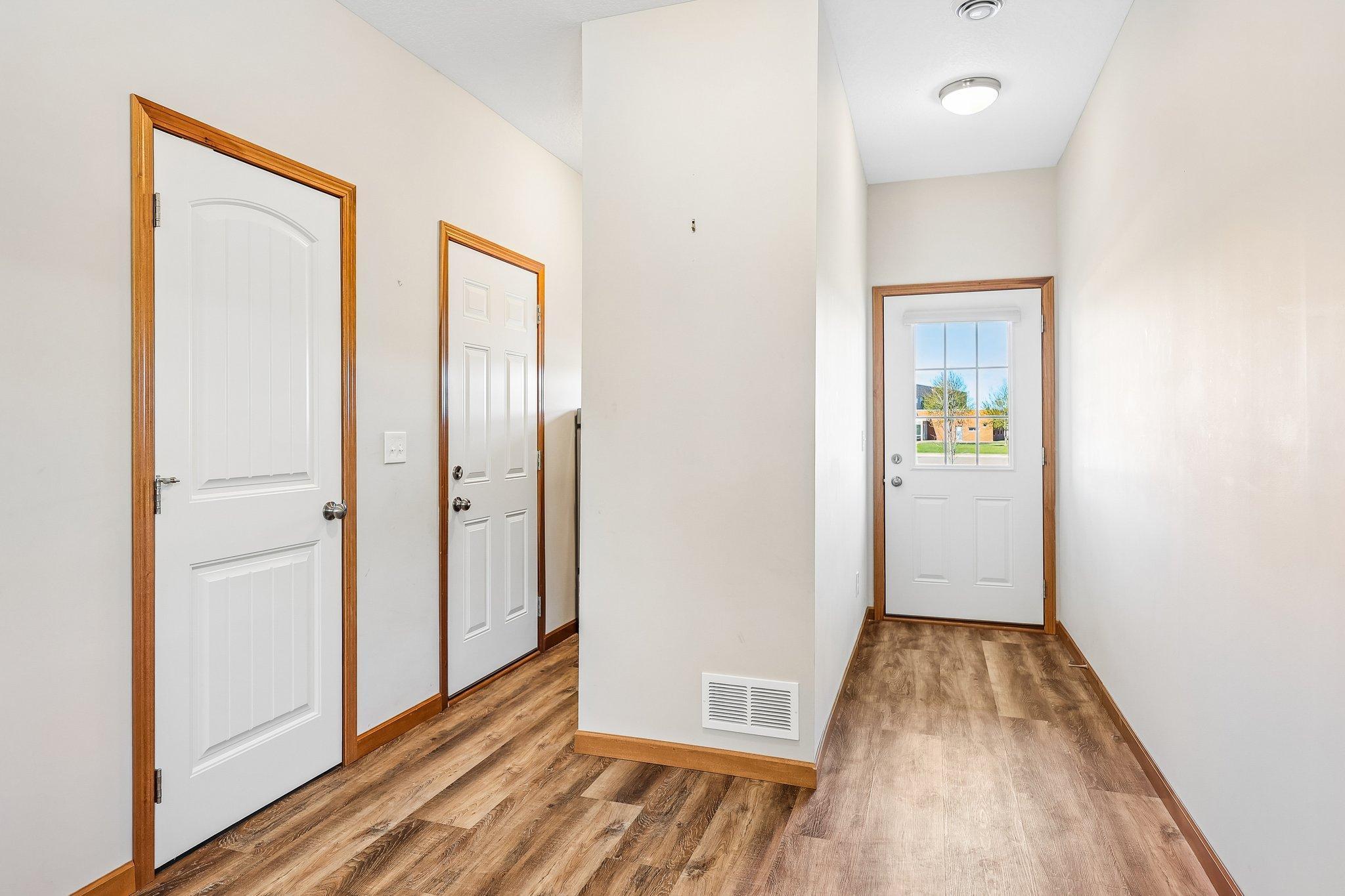 126 9th Avenue NE