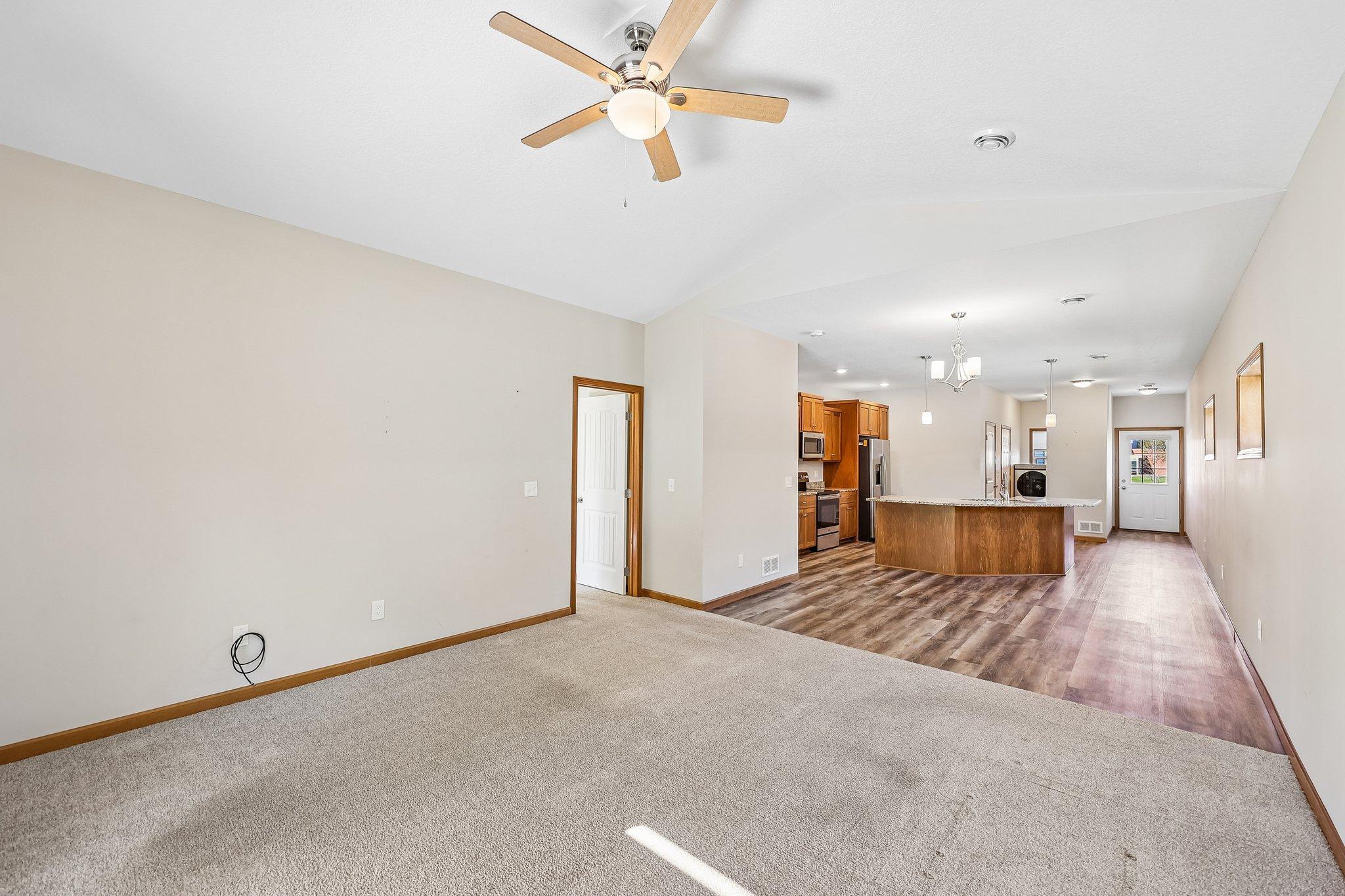 126 9th Avenue NE