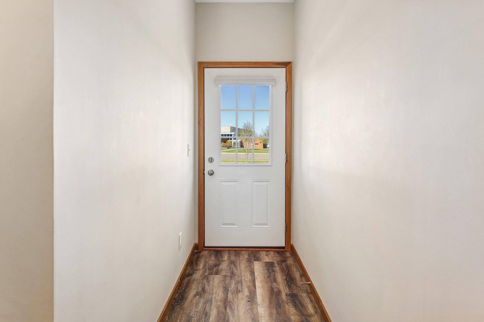 126 9th Avenue NE