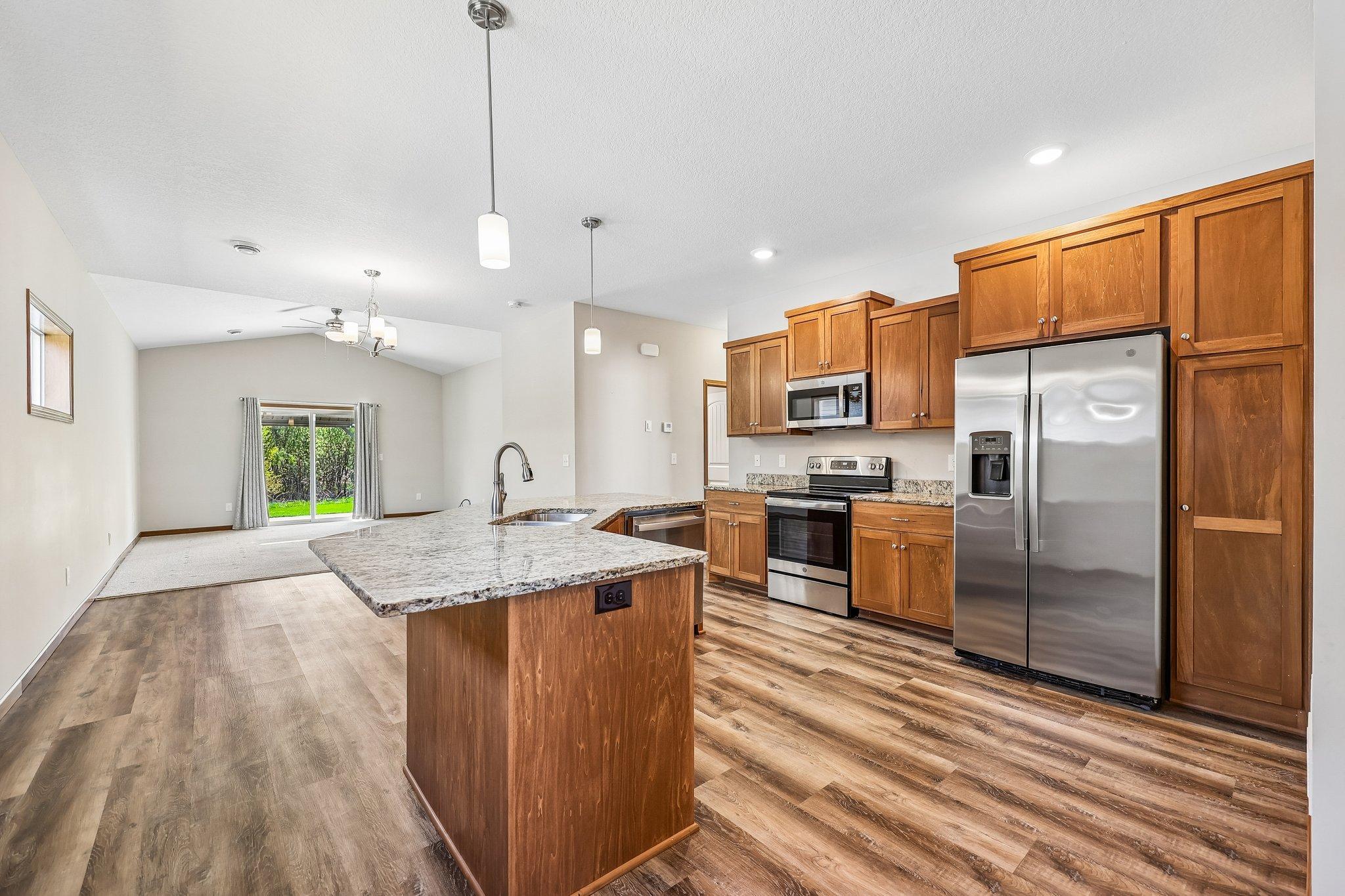 126 9th Avenue NE