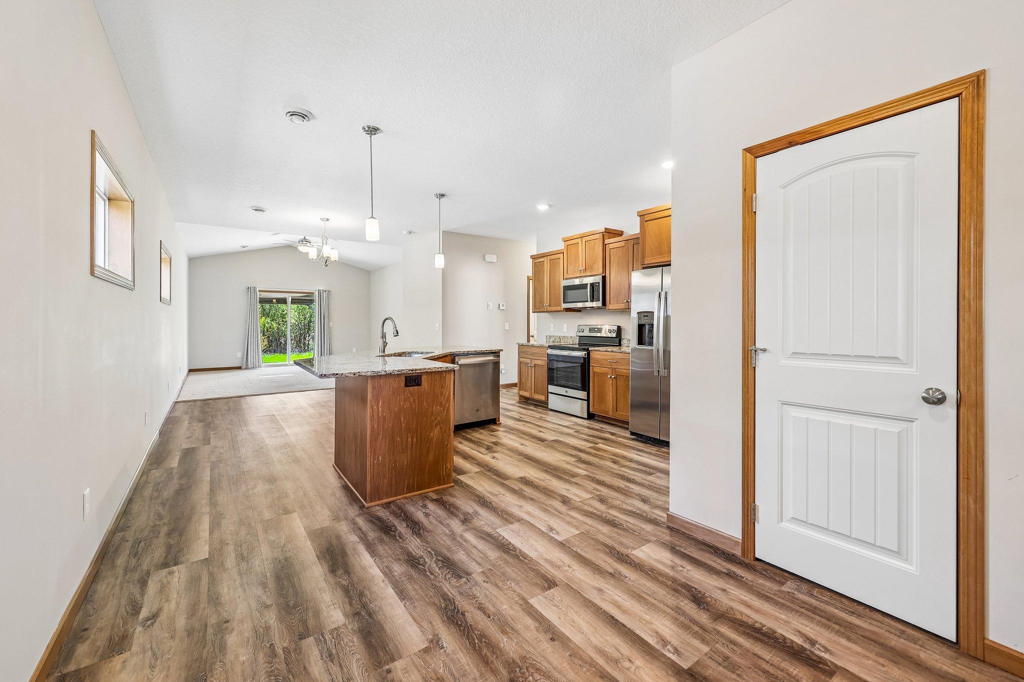 126 9th Avenue NE