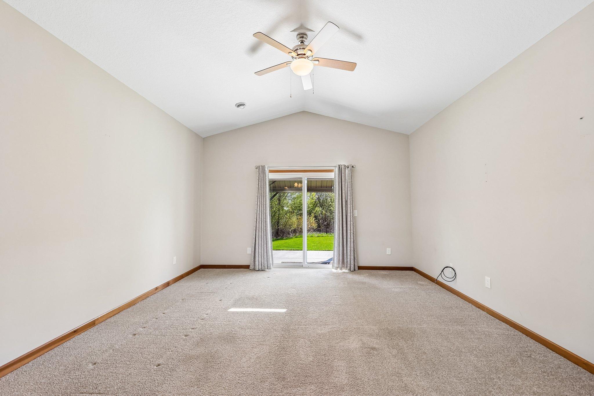 126 9th Avenue NE