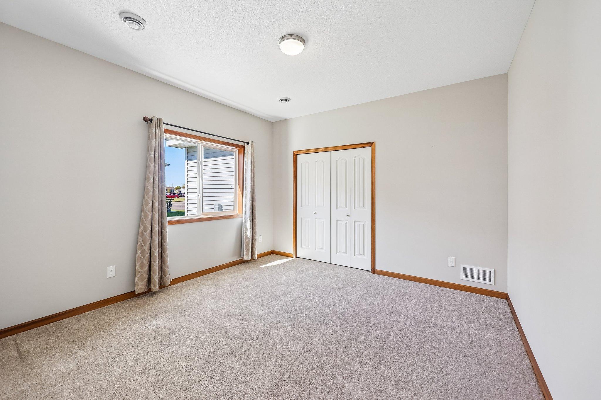 126 9th Avenue NE
