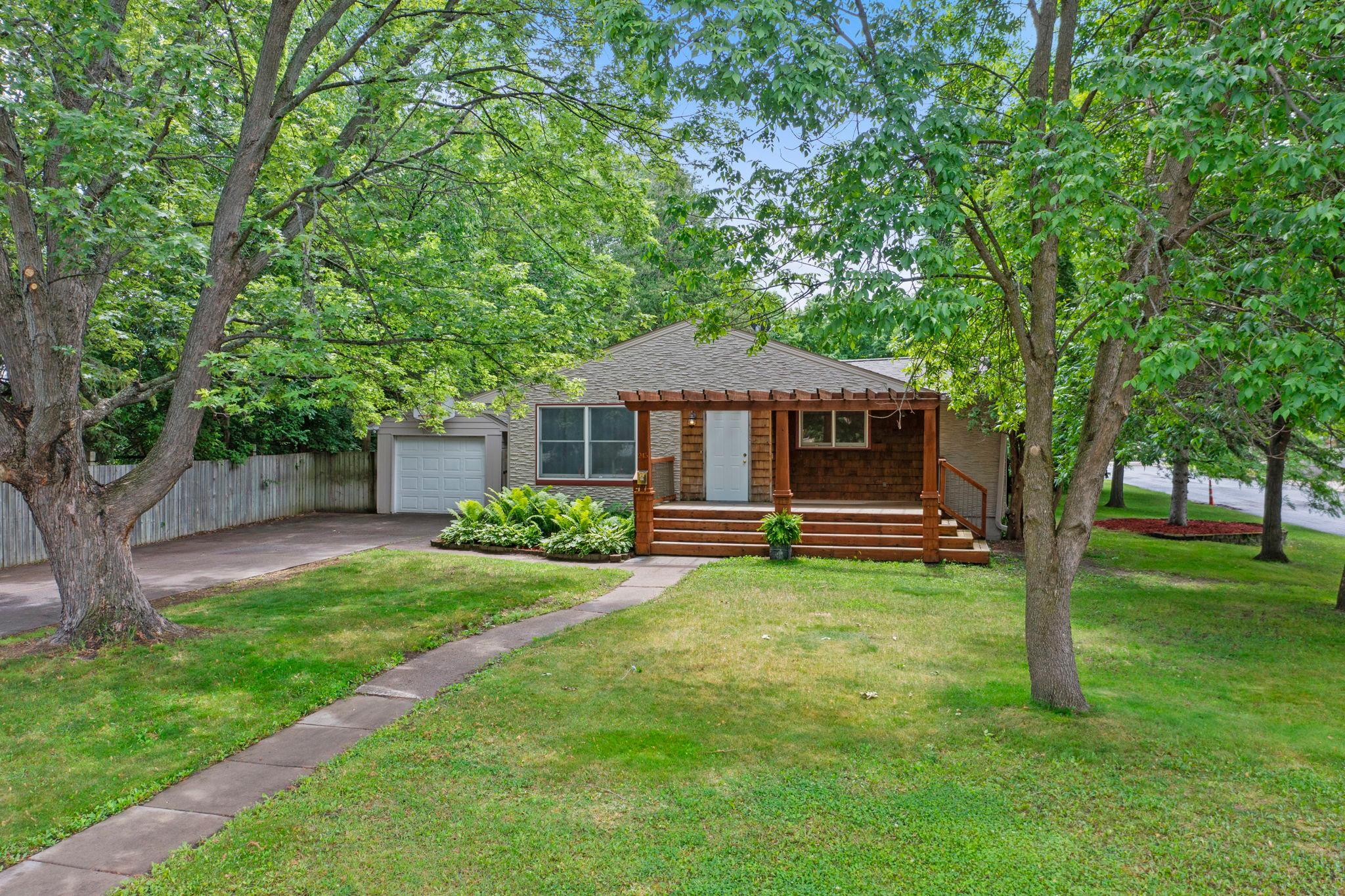 245 10th Avenue SW