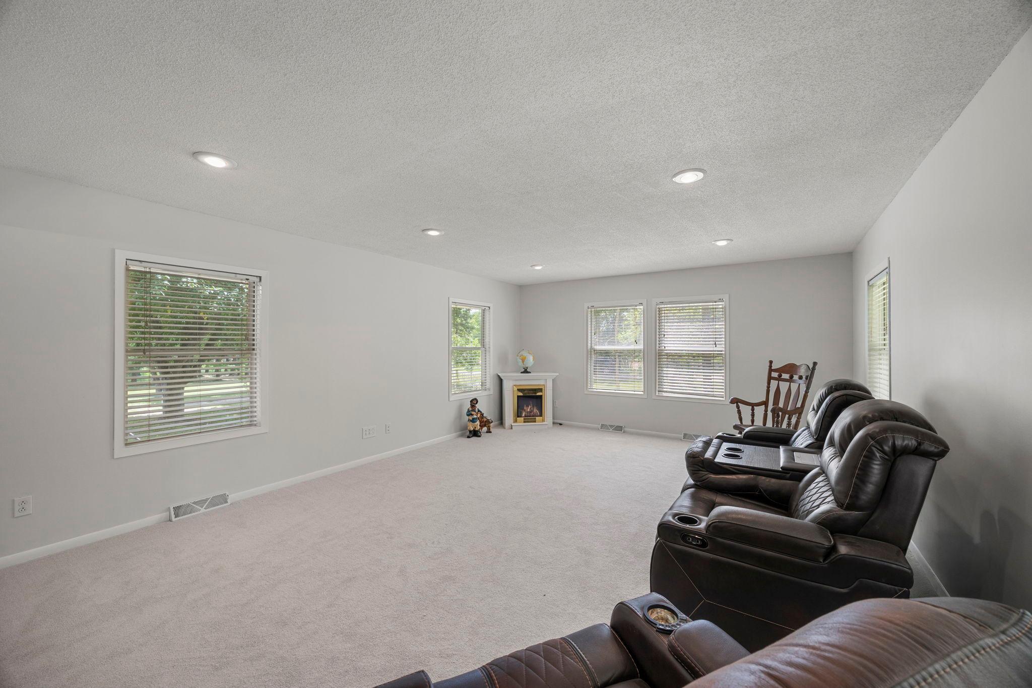 3823 259th Avenue NE