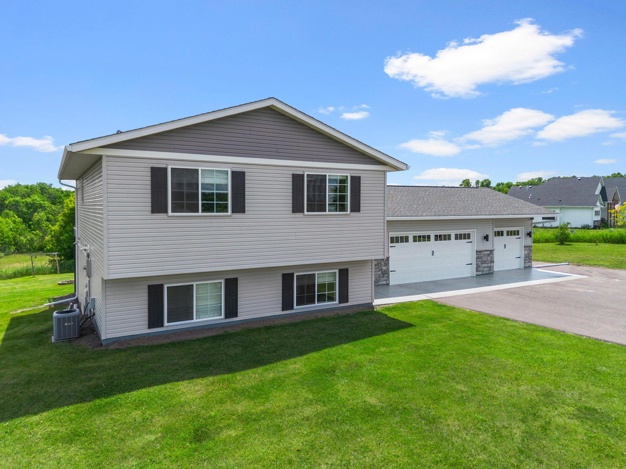 48089 Autumn Court