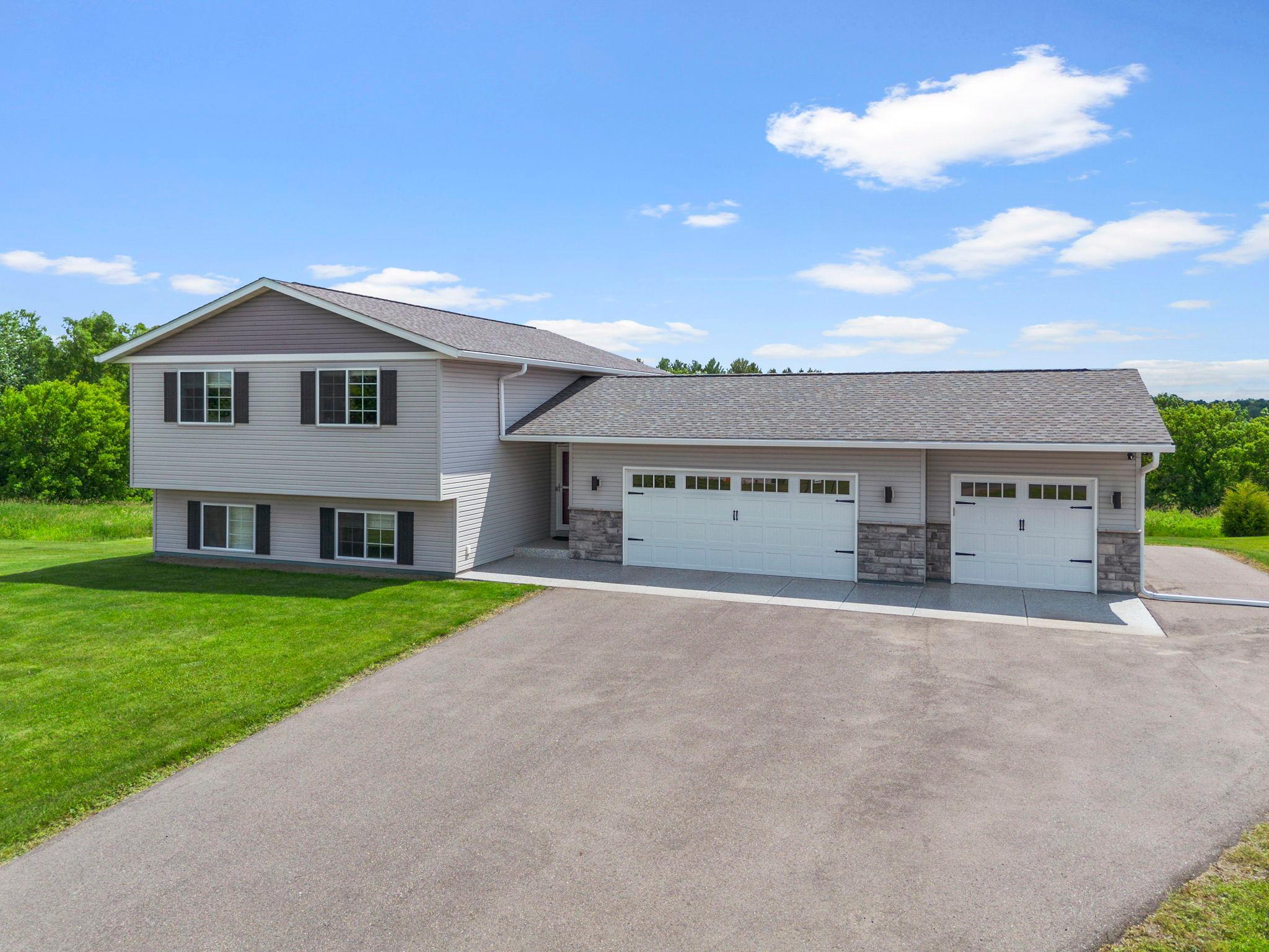48089 Autumn Court