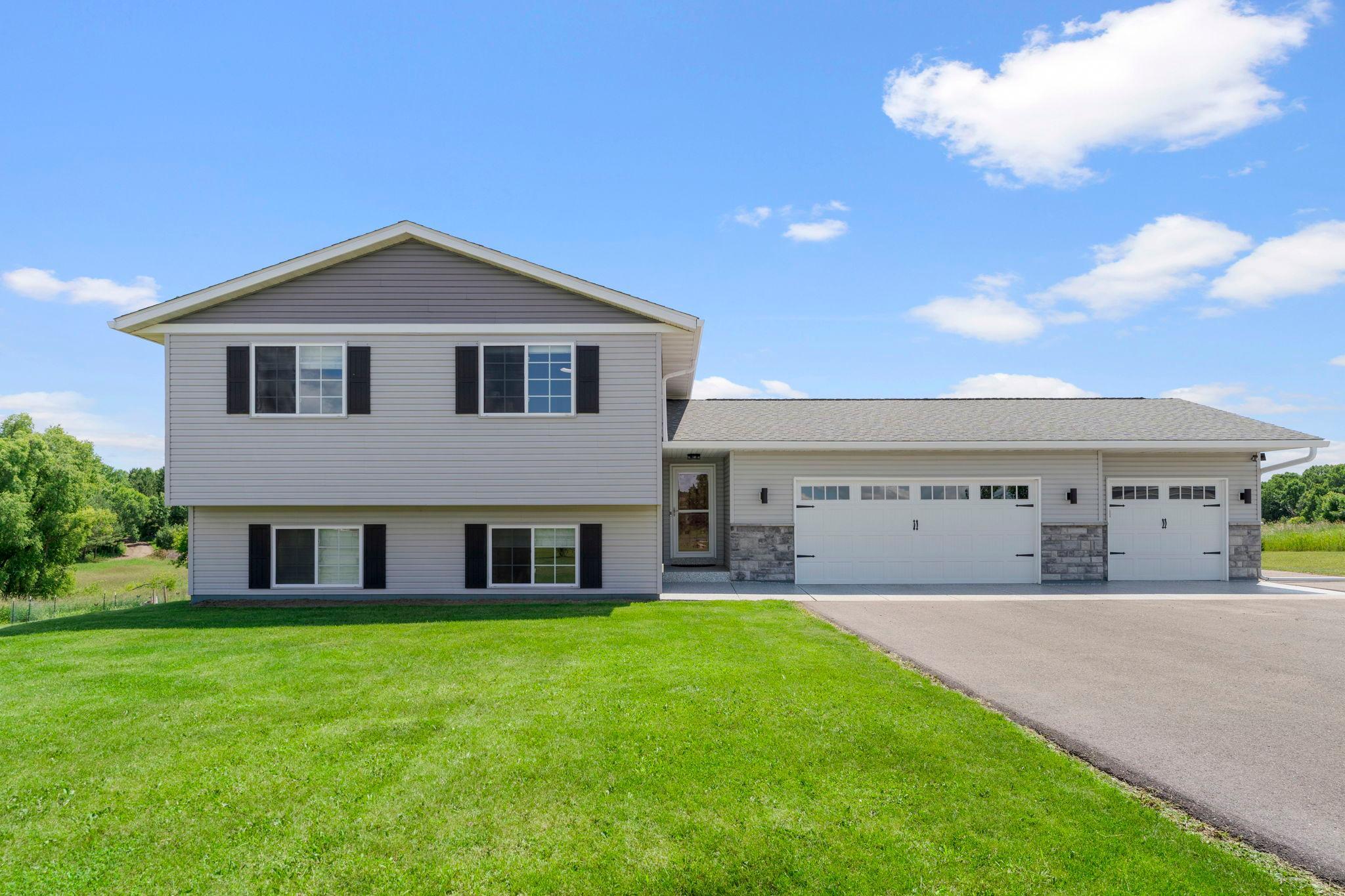 48089 Autumn Court