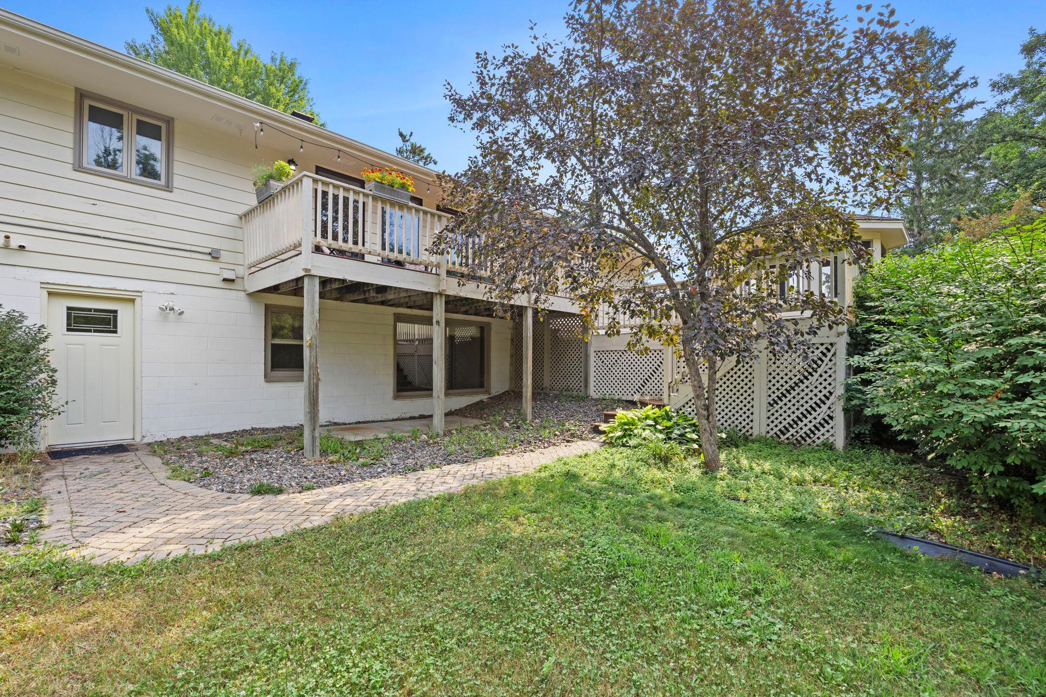 475 Riverside Street