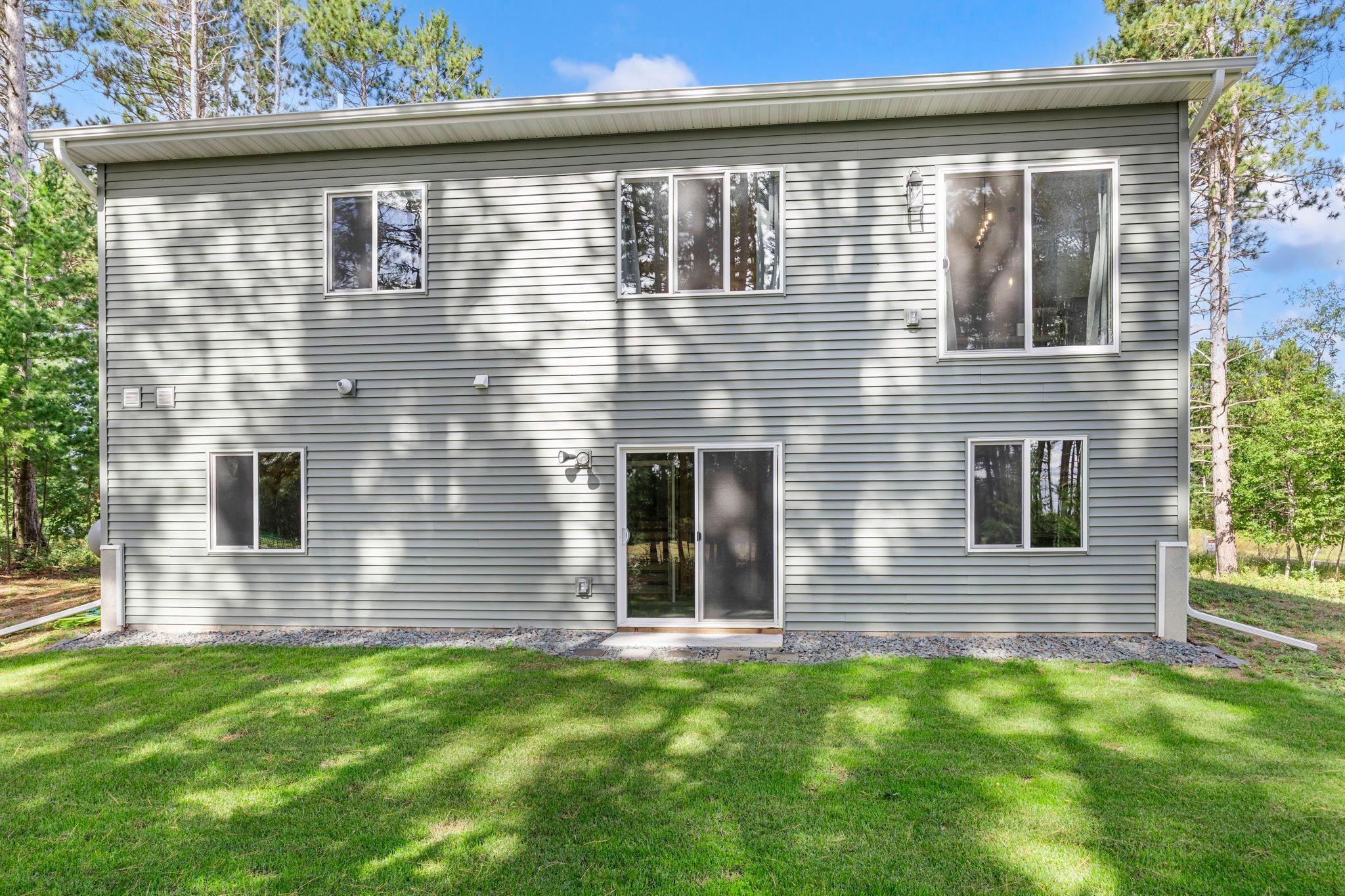 3166 317th Court NW