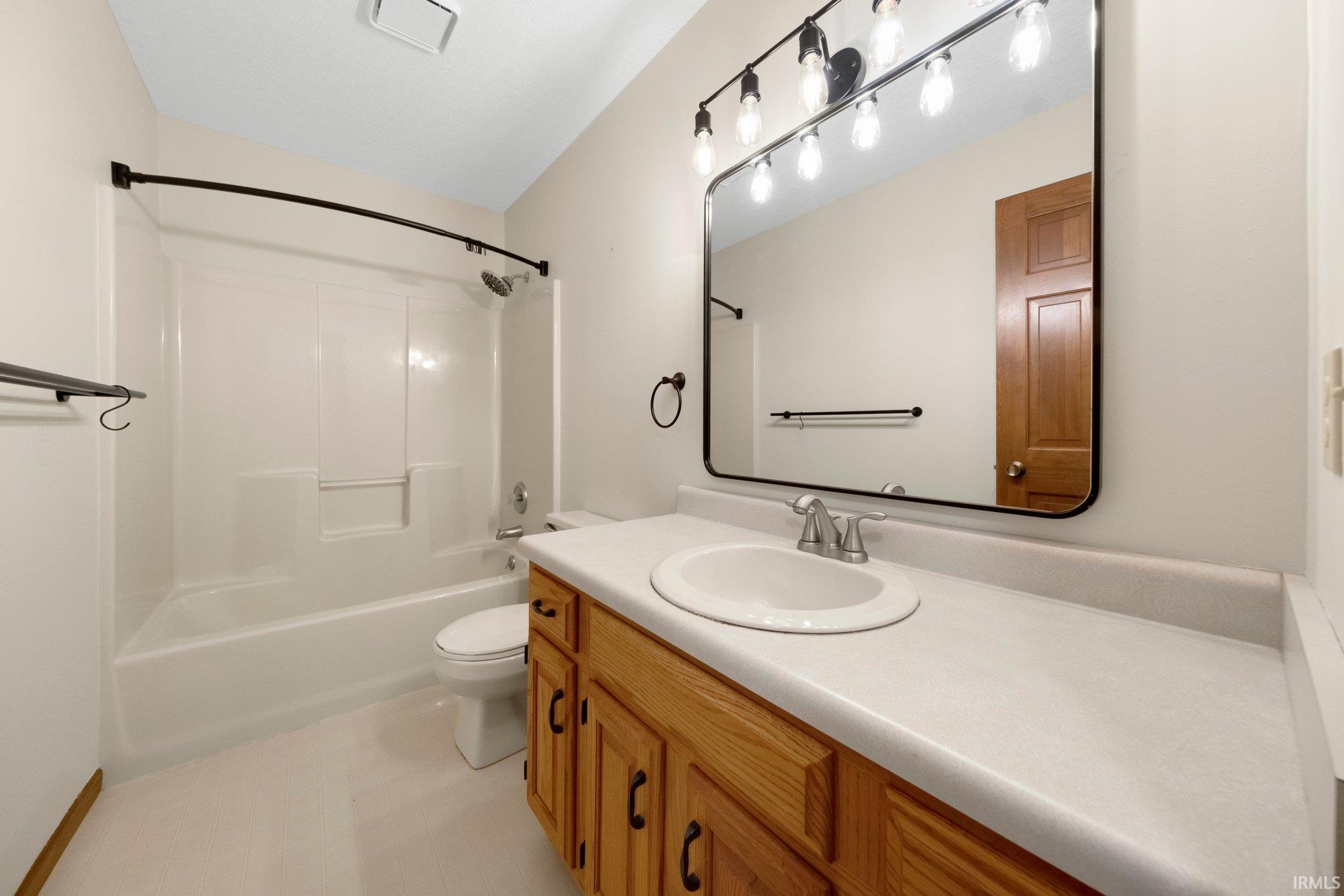 9106 Yellow Tree Court