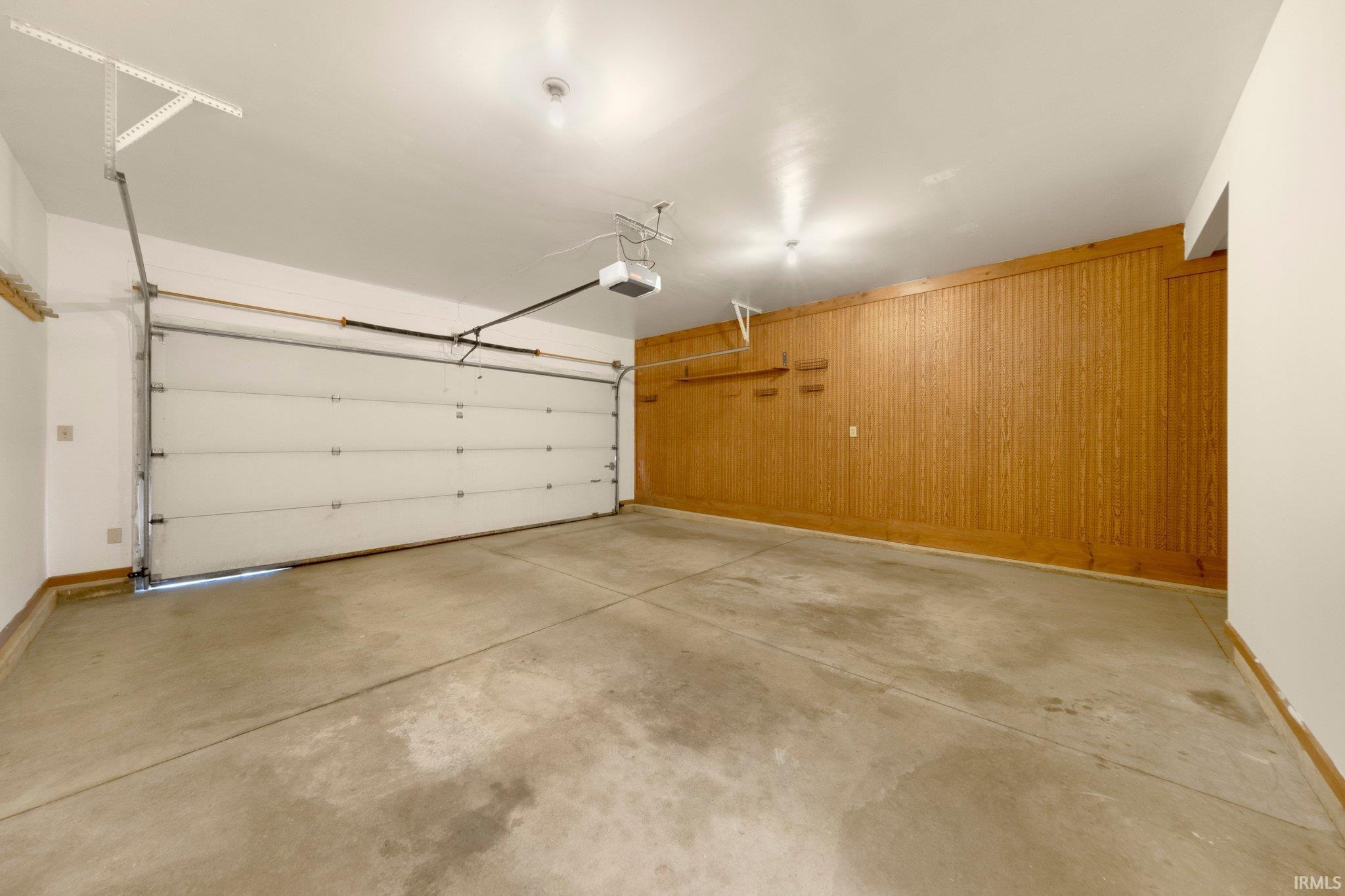 9106 Yellow Tree Court