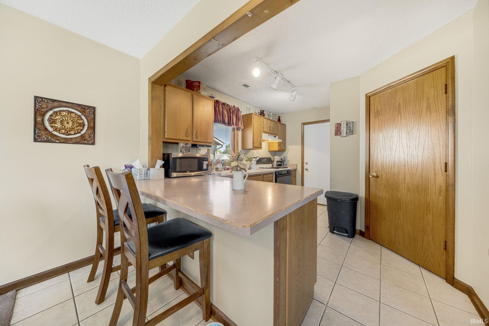 6417 Cliffside Pass