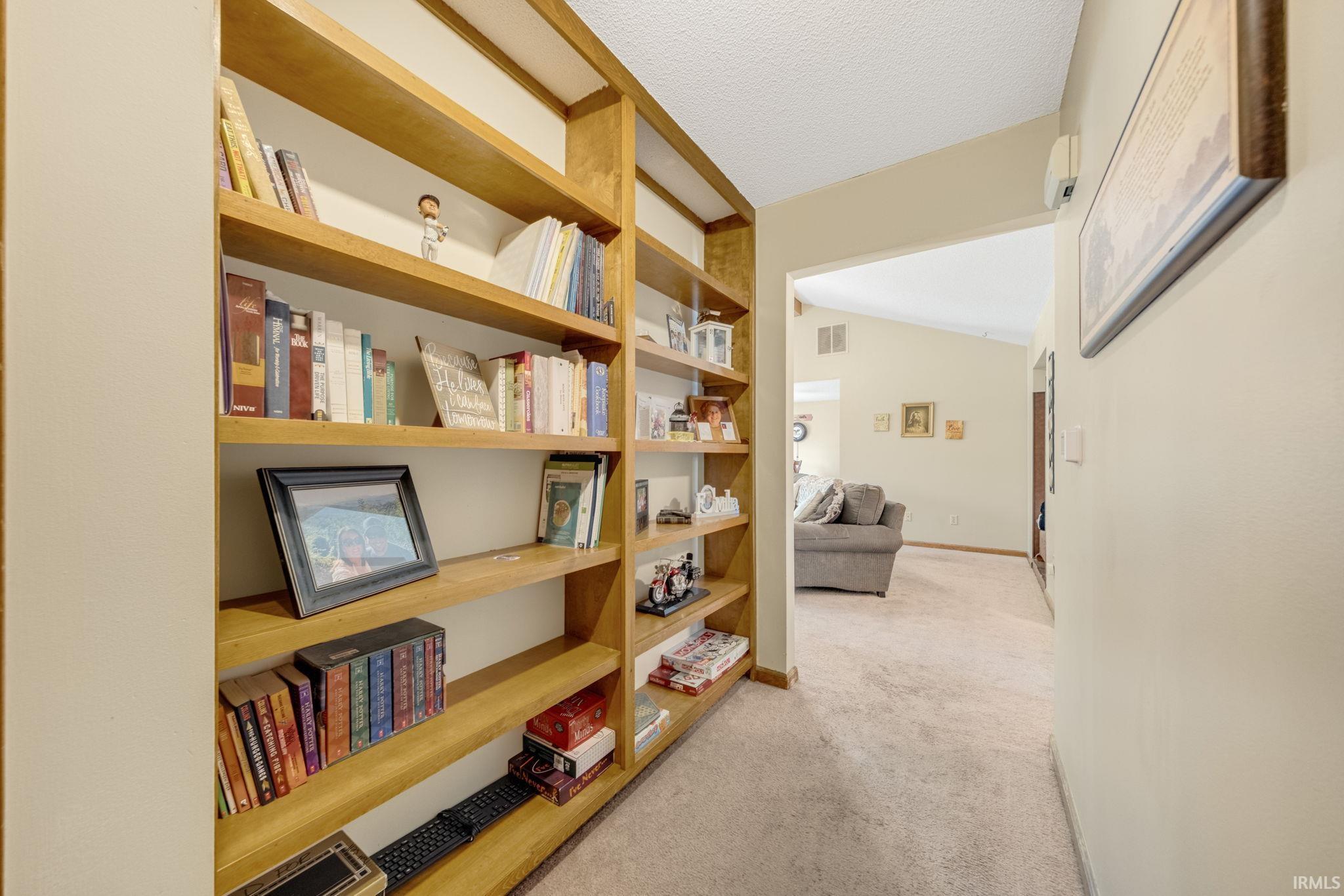 6417 Cliffside Pass