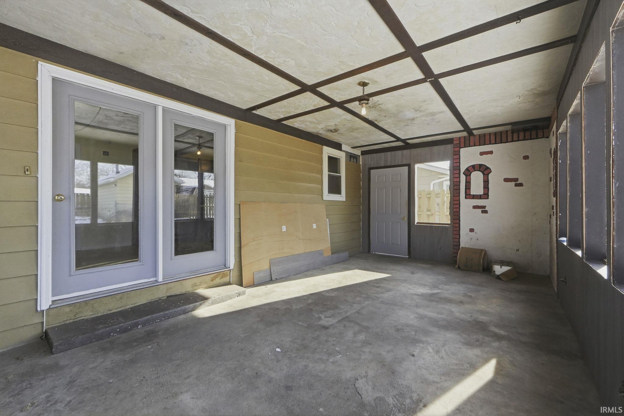 6033 Aragon Drive