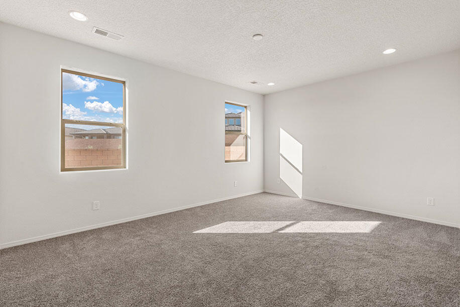 1012 Vallecito Loop NW
