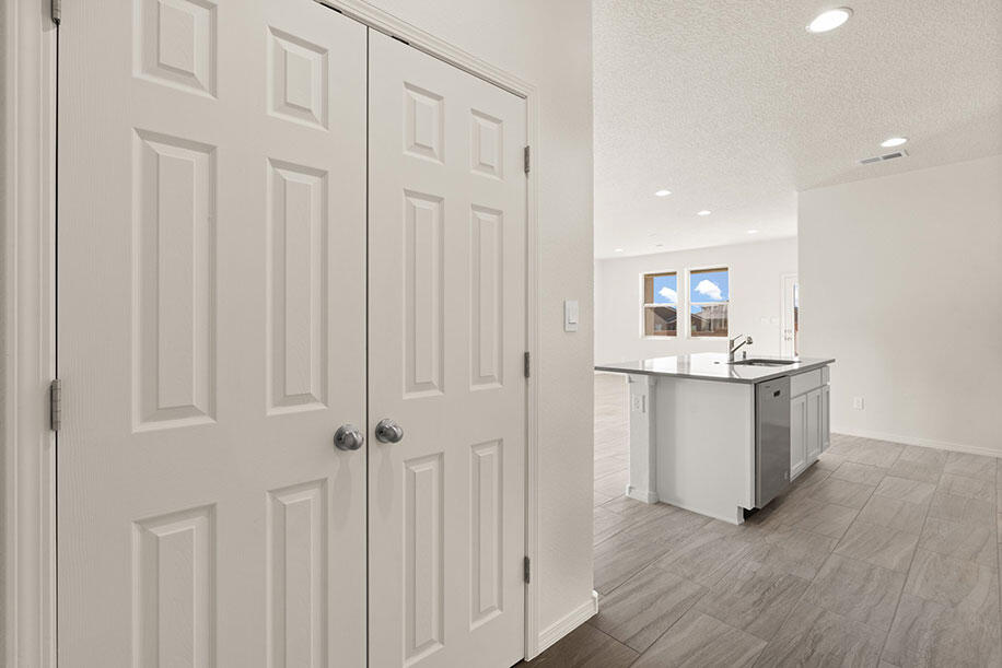 1012 Vallecito Loop NW