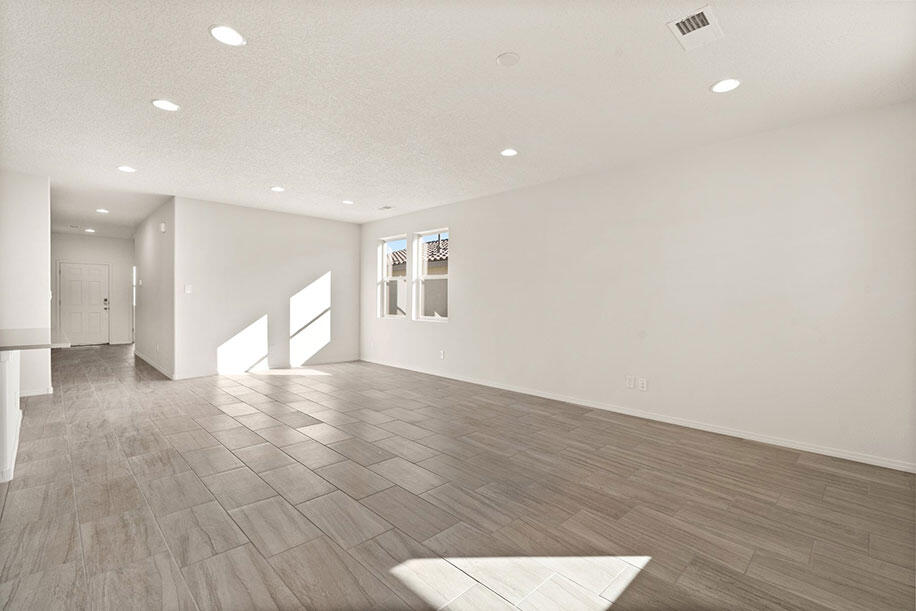 1012 Vallecito Loop NW