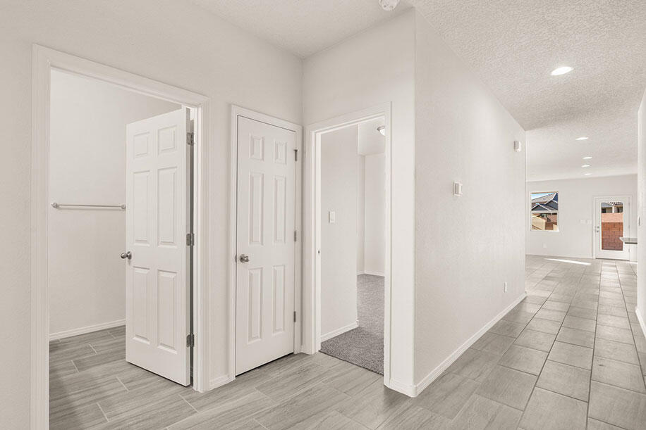 1012 Vallecito Loop NW