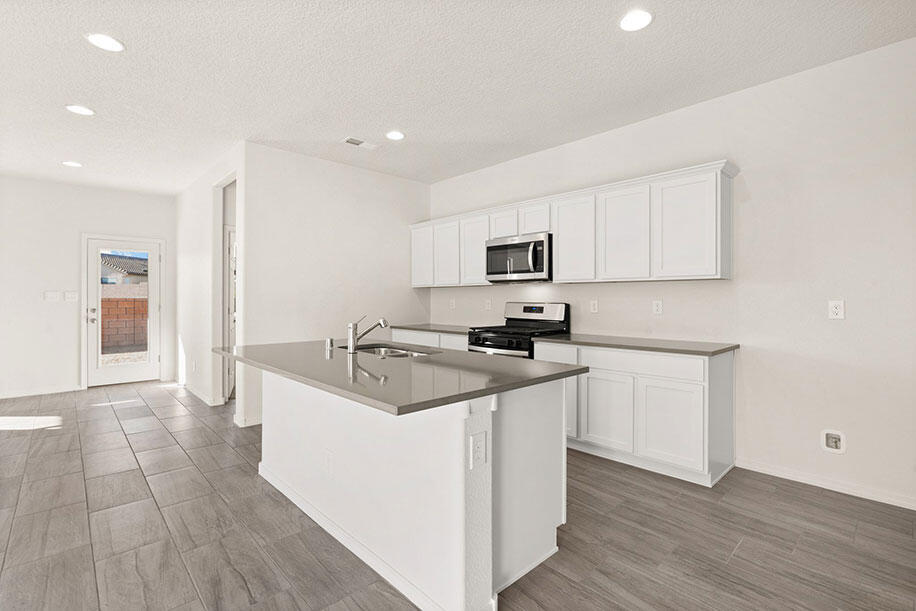 1012 Vallecito Loop NW