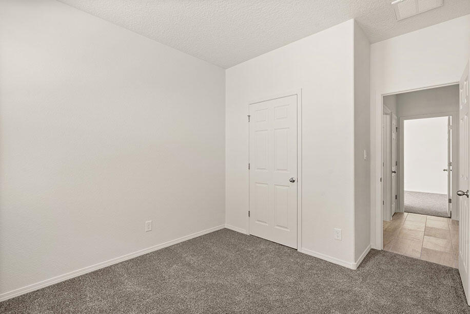 1012 Vallecito Loop NW