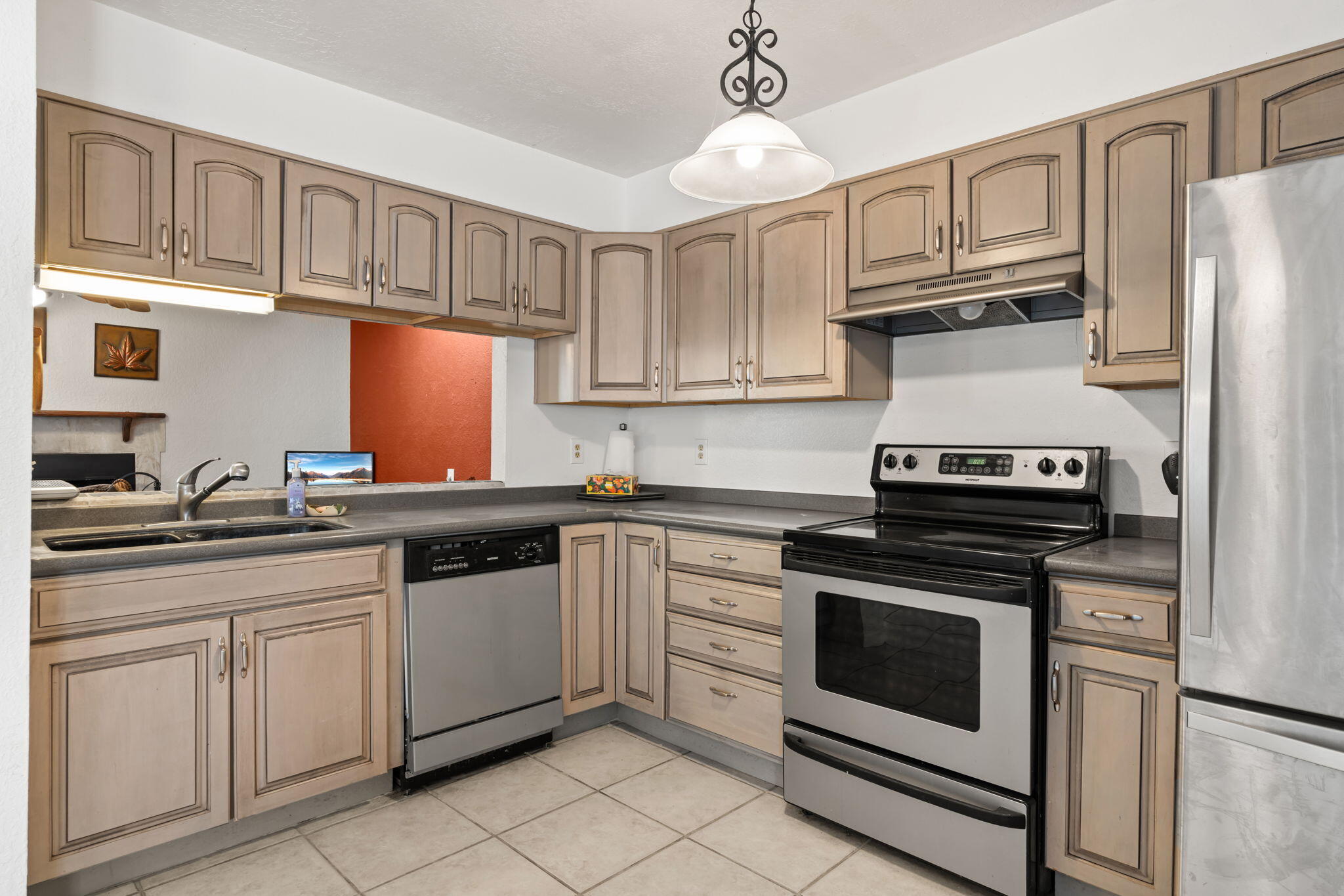 1706 ZAMORA Court